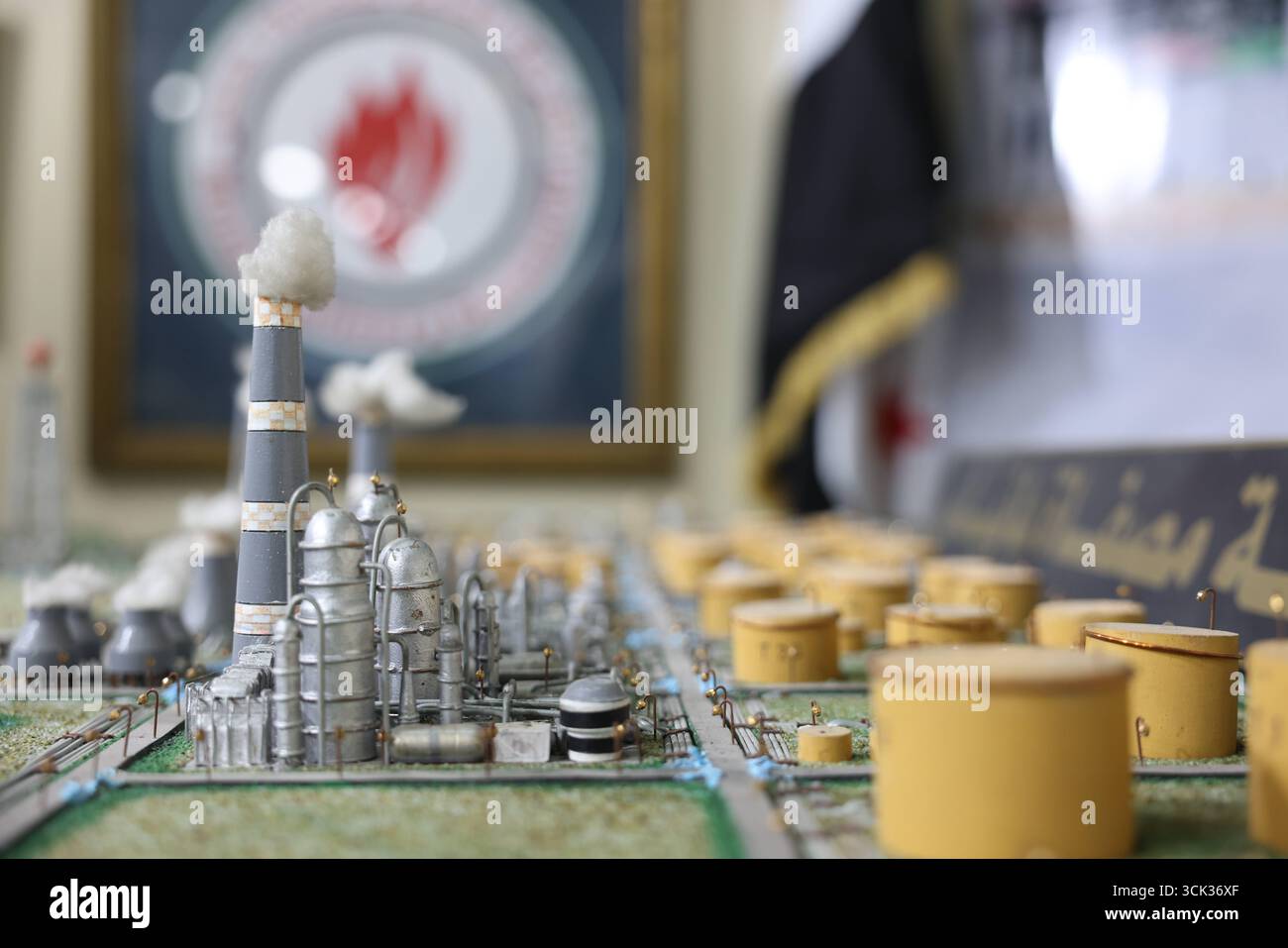 Gli artigiani siriani espongono opere d'arte fatte a mano alla Fiera Internazionale di Damasco. Gli artigiani siriani espongono pezzi artistici fatti a mano ai visitatori a Damasco Foto Stock