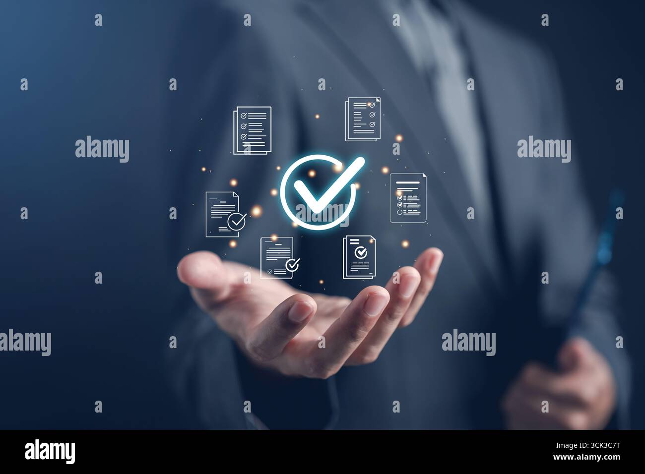 Controllo digitale dei file, approvazione dei documenti, verifica delle attività e concetto di gestione del flusso di lavoro con Foto Stock
