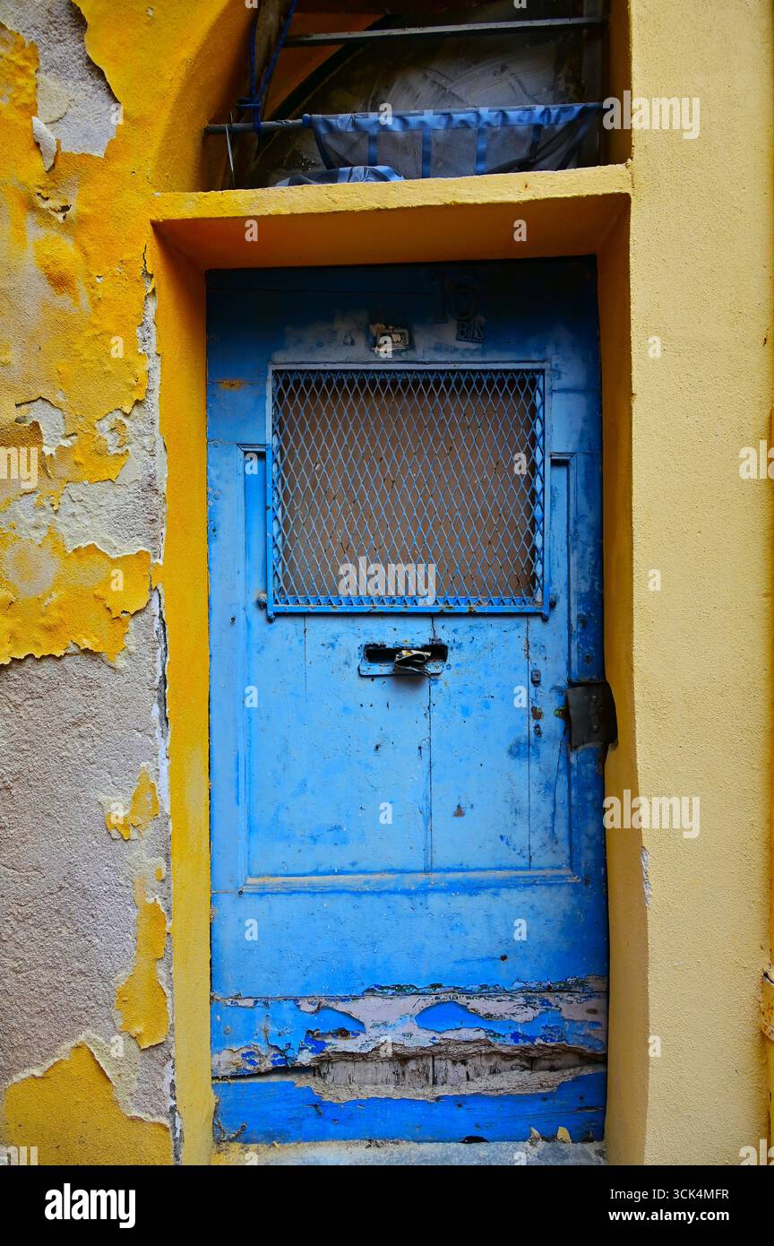 Porta d'ingresso blu in Francia Foto Stock