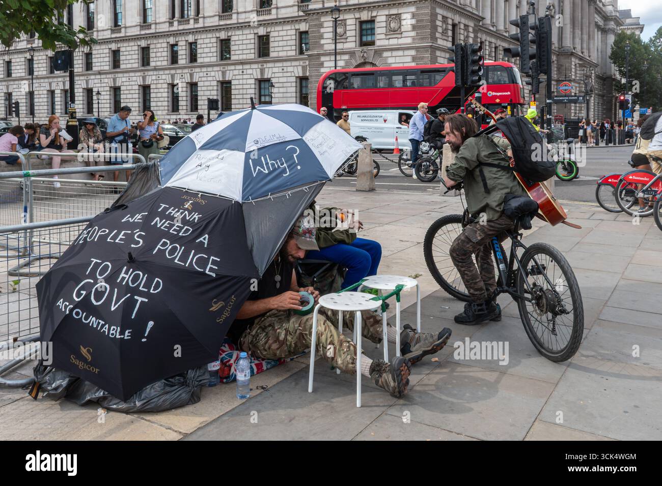 I veterani dell'esercito protestano in Parliament Square, Londra, Inghilterra, Regno Unito, nell'agosto 2025 Foto Stock