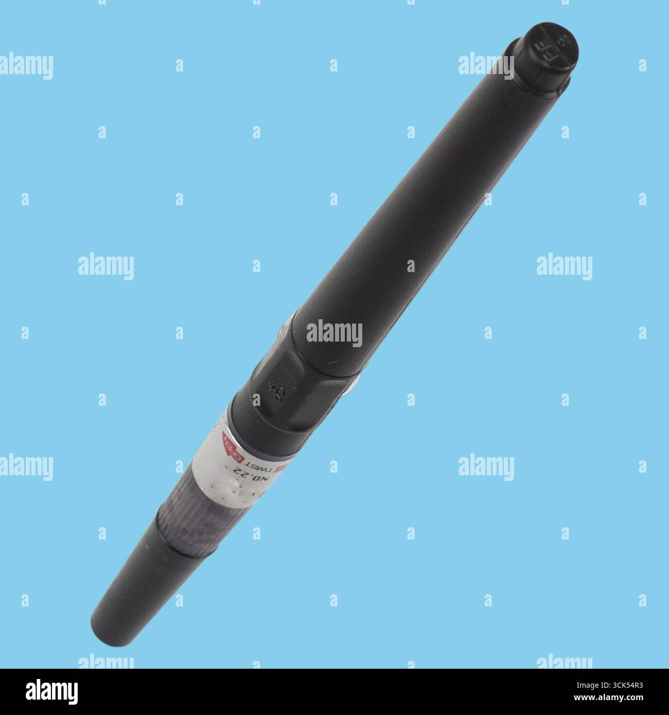 Un elegante utensile nero progettato per misurazioni e controlli precisi, ideale per varie applicazioni industriali. Foto Stock