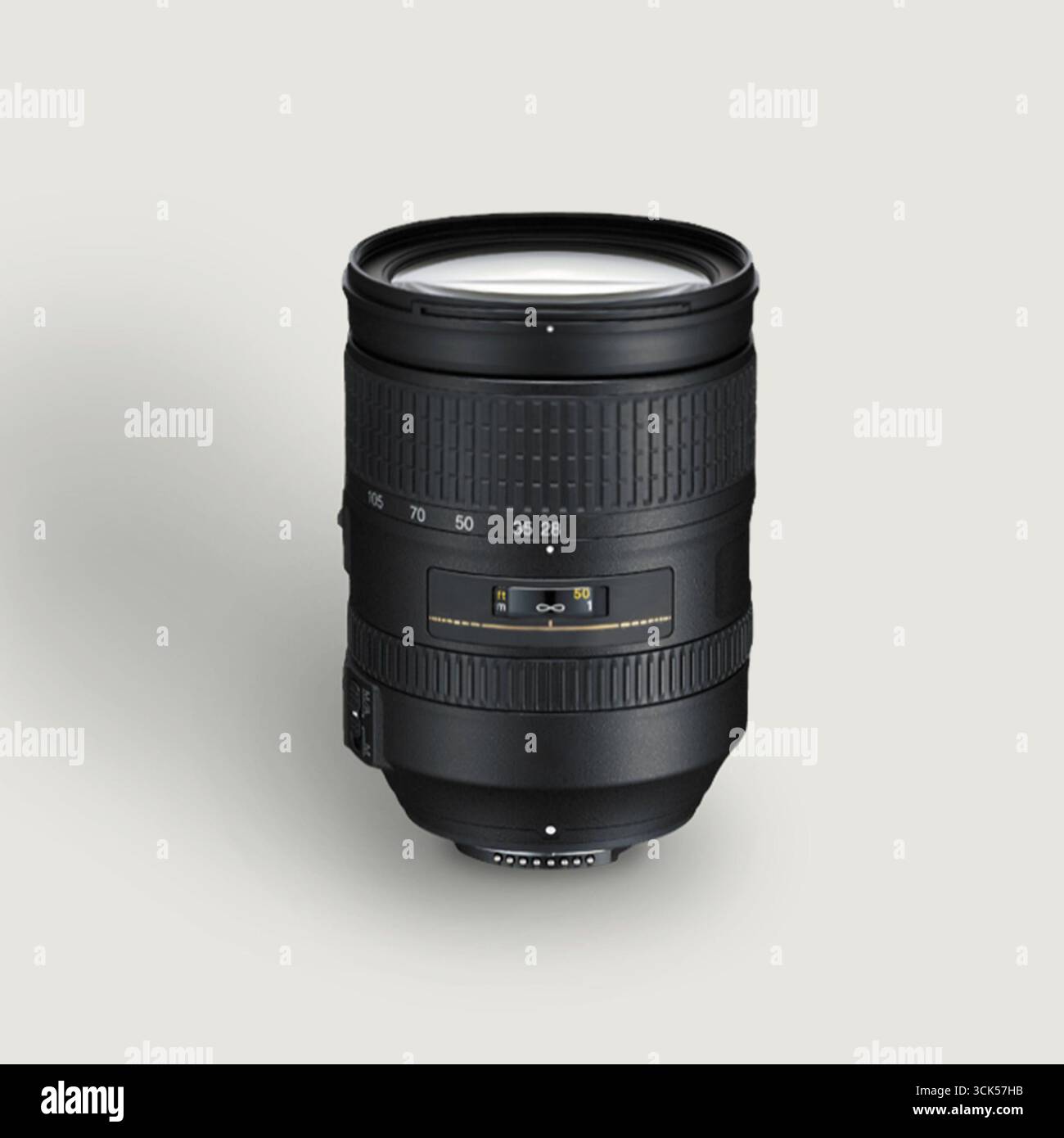 Un obiettivo per fotocamera progettato per una fotografia versatile, ideale per catturare vari soggetti con chiarezza e dettagli. Foto Stock