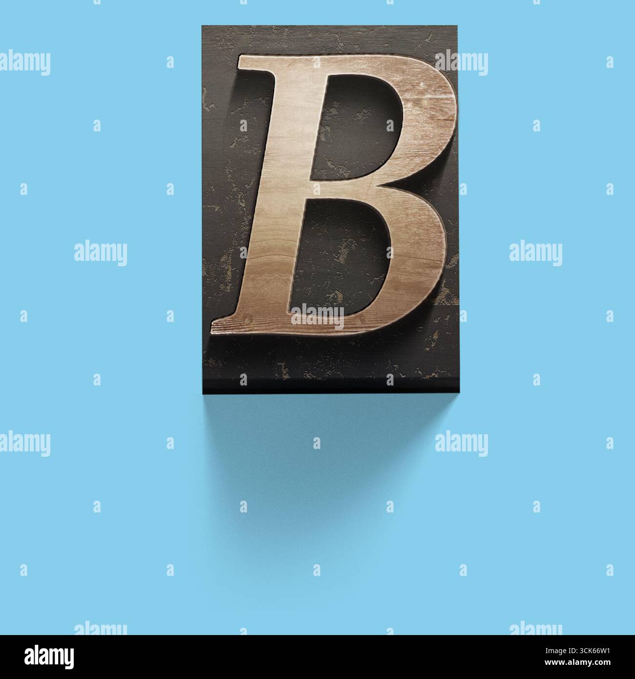 Una grande lettera "B" metallica su sfondo testurizzato, probabilmente utilizzata per scopi di design o branding. Foto Stock