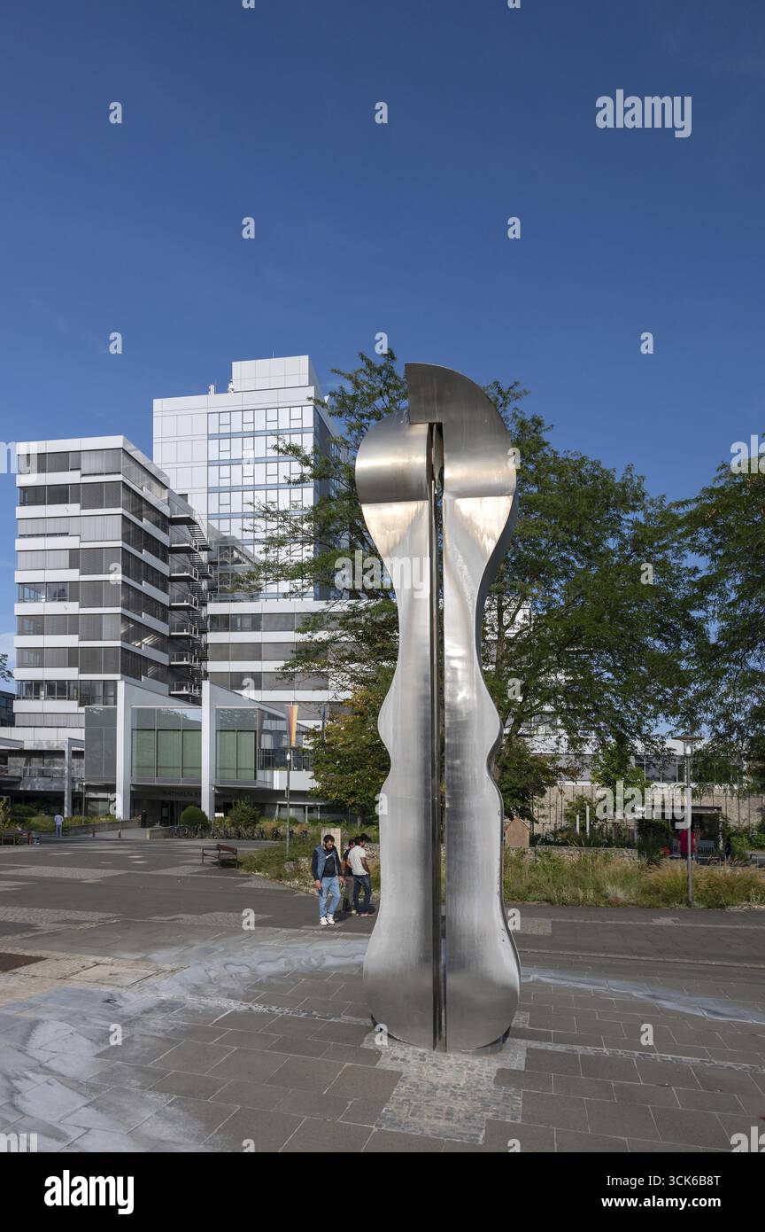 Nuovo Municipio, con la Fontana Rucker, realizzata dallo scultore Hans Rucker, Rathausplatz, Erlangen, Middle Franconia, BVayern, Germania Foto Stock