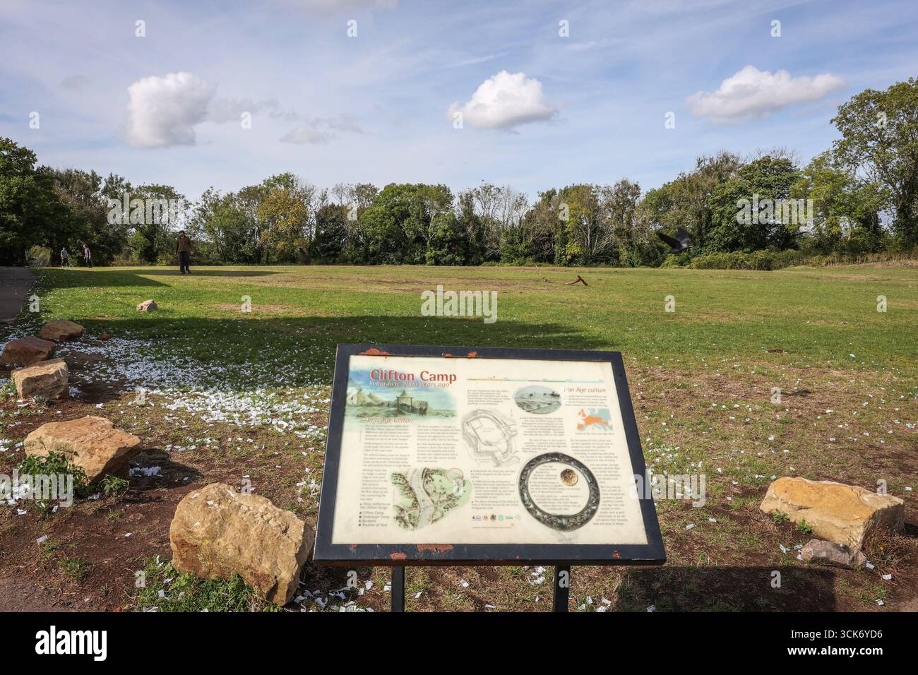 Clifton Camp, forte promontorio pre-romano dell'età del ferro, situato sulle Clifton Downs vicino al fiume Avon Foto Stock