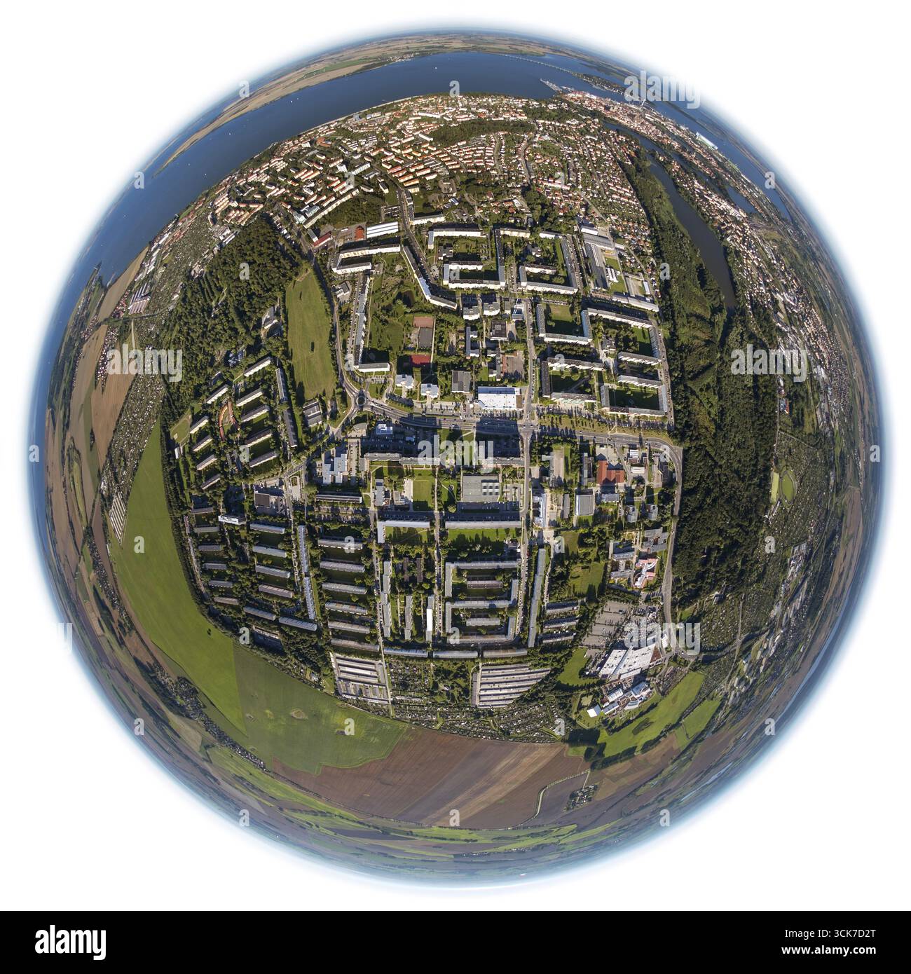 Kraemershof, un complesso residenziale alto, edifici prefabbricati, Herder-Gymnasium Stralsund, Stralsund, Mar Baltico, Meclemburgo-Vorpommern, Germania, UE Foto Stock