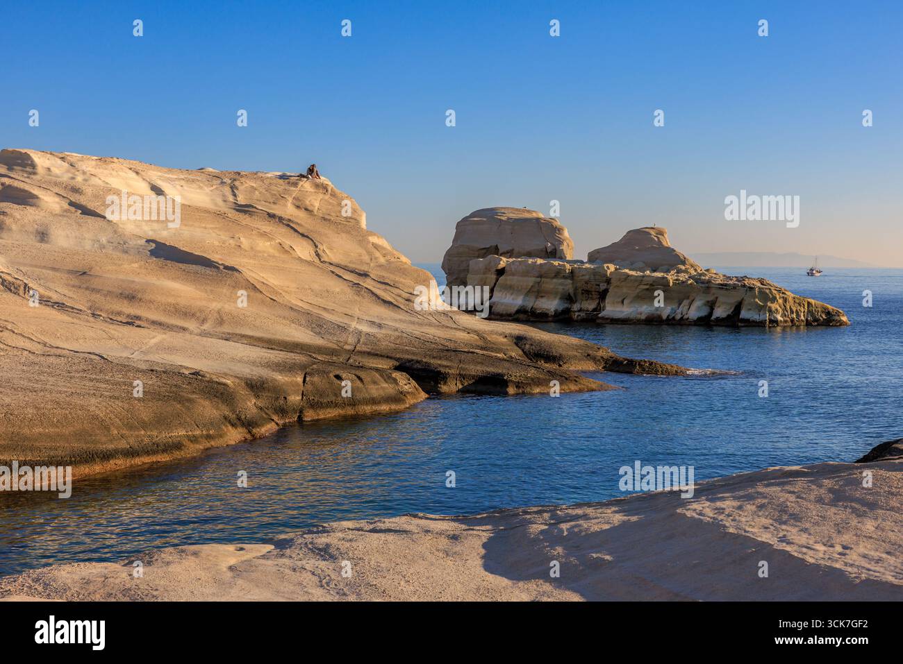 Spiaggia di Sarakiniko all'alba, Milos, Isole Cicladi, Grecia Foto Stock