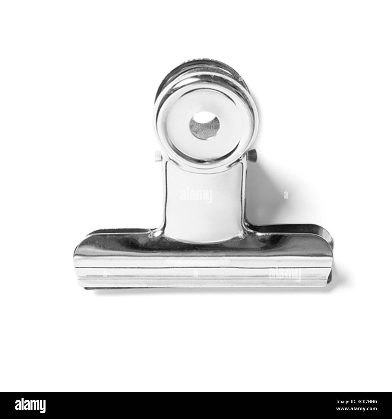 Una clip metallica per portadocumenti progettata per contenere in modo sicuro la carta. Foto Stock