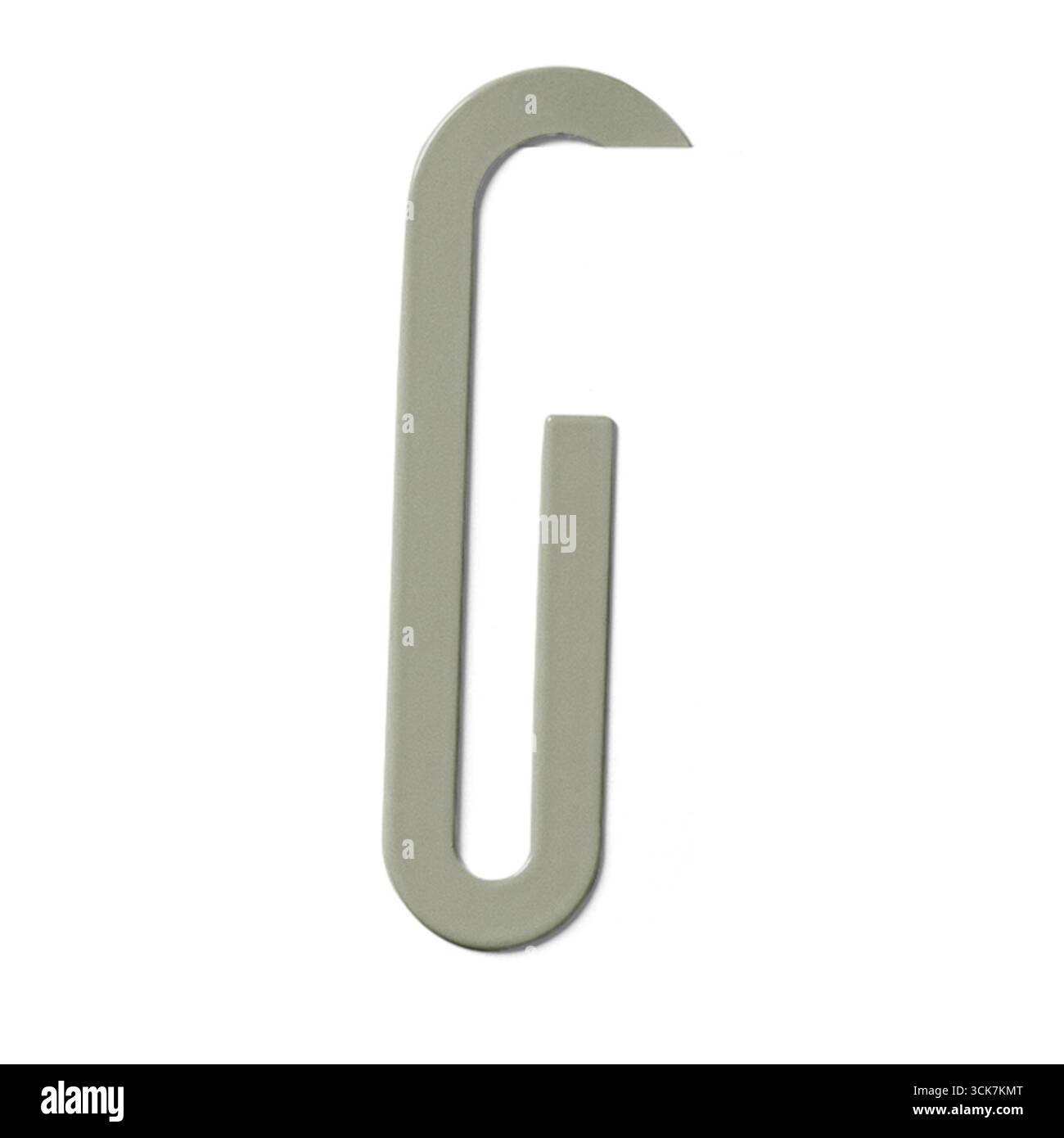 Un design semplice e moderno con graffette di colore grigio chiaro, utilizzato per tenere insieme i fogli di carta. Foto Stock