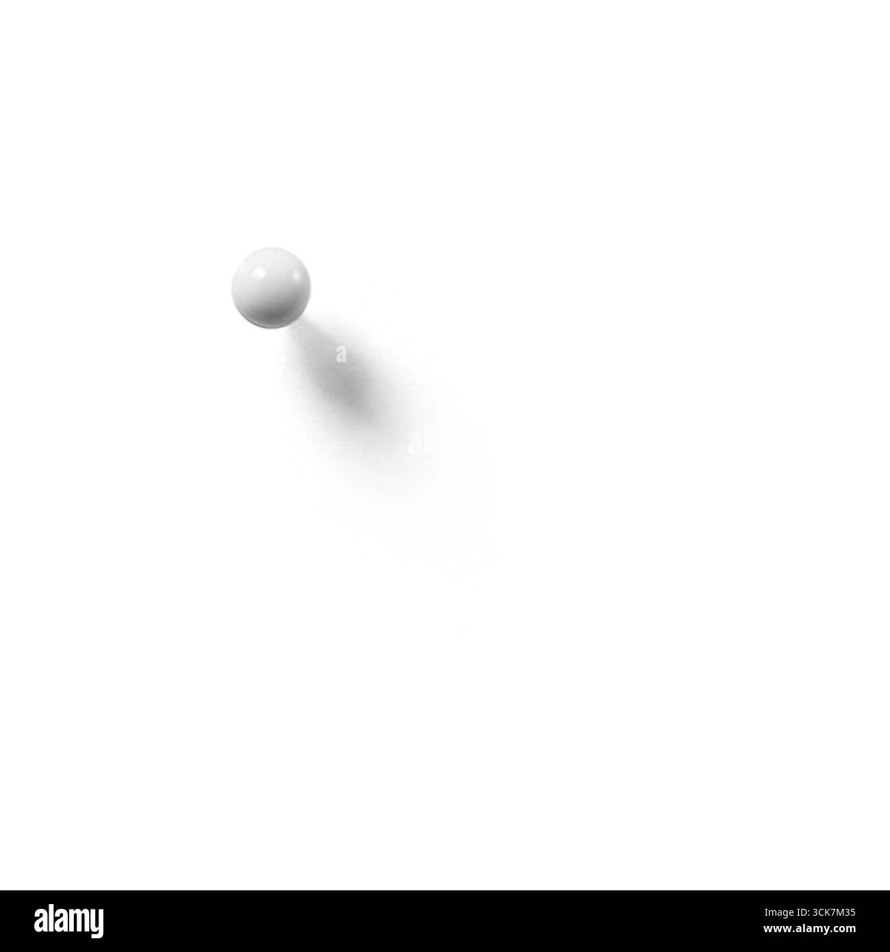 Una semplice sfera bianca animata con un'ombra che crea un effetto visivo minimalista. Foto Stock