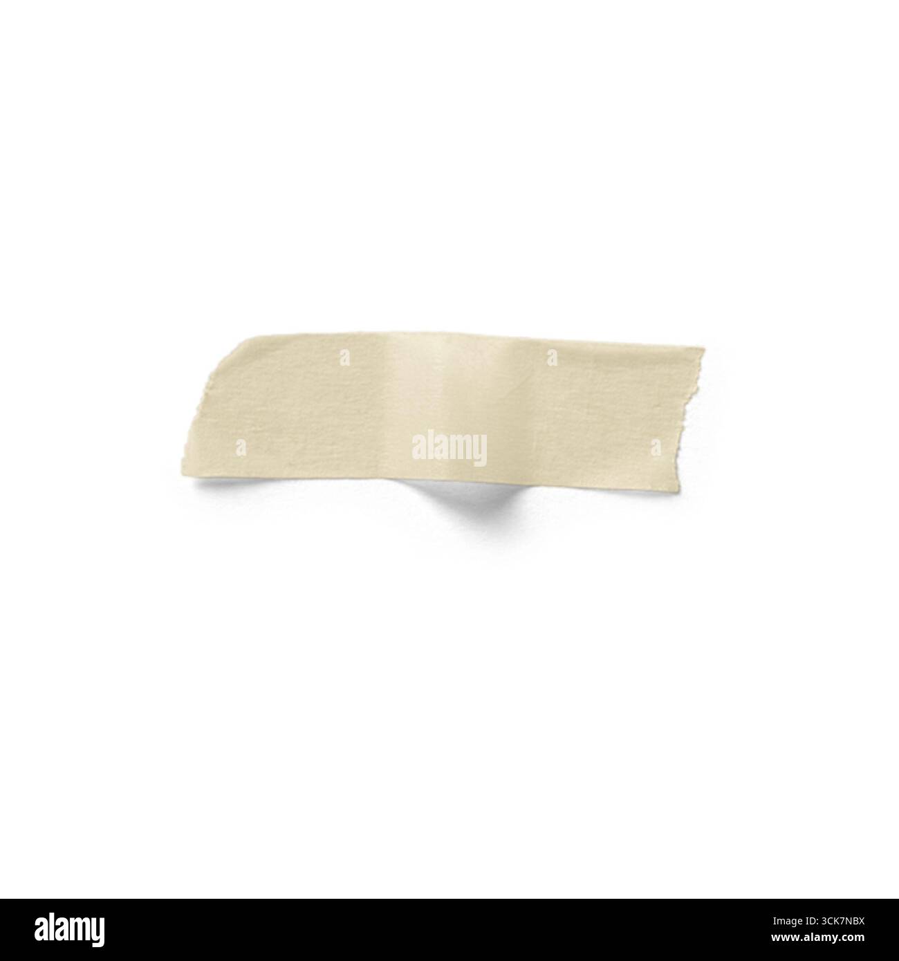 Un pezzo di nastro adesivo beige con un bordo lacerato, comunemente utilizzato per l'etichettatura o il fissaggio di articoli. Foto Stock