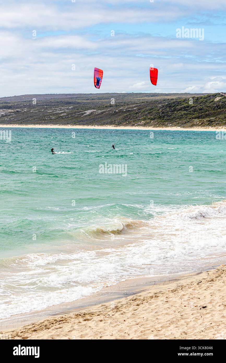 Kite surf a Hamelin Bay Beach, vicino a Karridale, nella regione di Margaret River, nella Contea di Augusta nella regione SW dell'Australia Occidentale WA Foto Stock