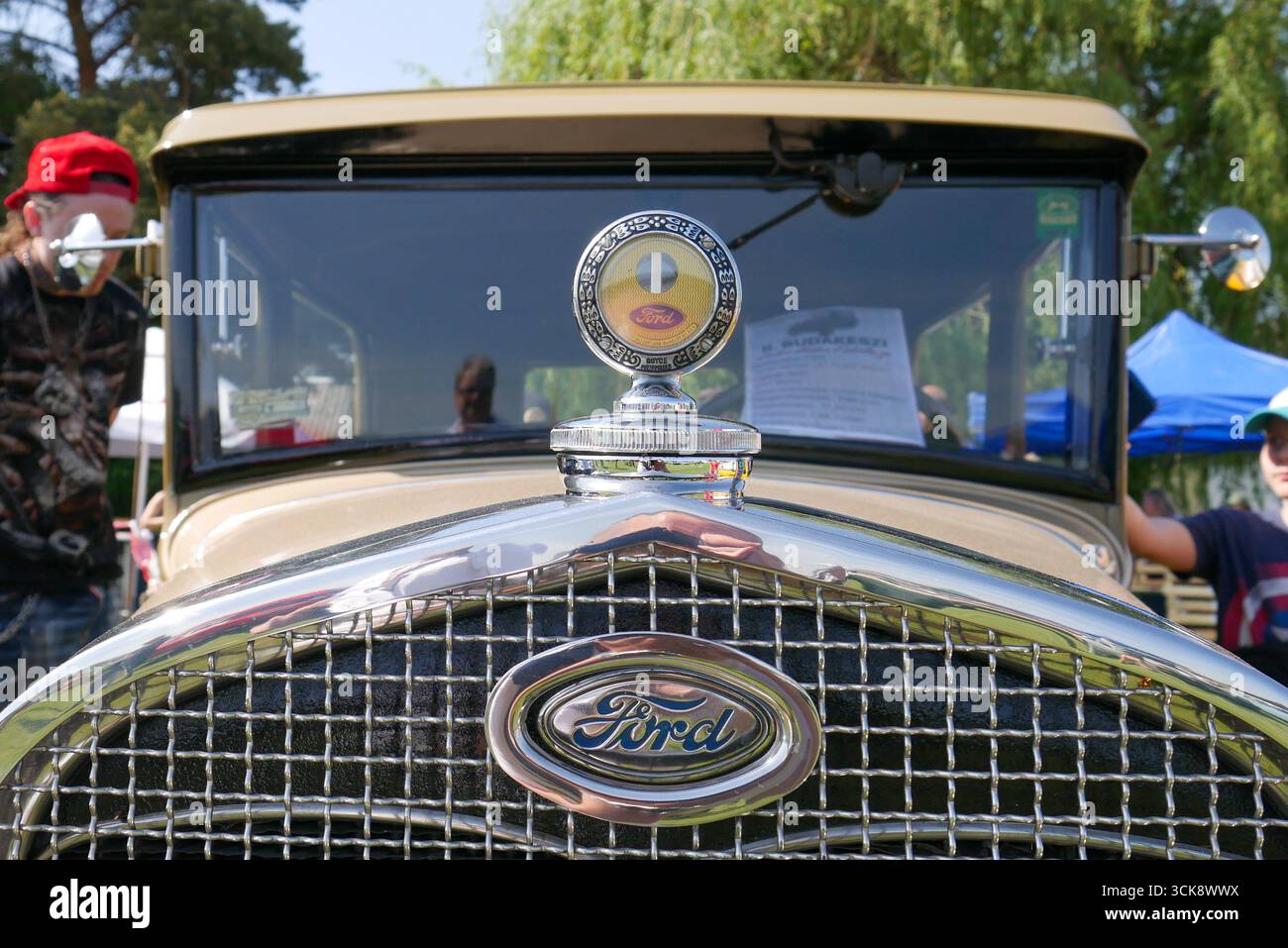Ford Model A Tudor Sedan Parks al Budakeszi retro car show su 2025 Foto Stock