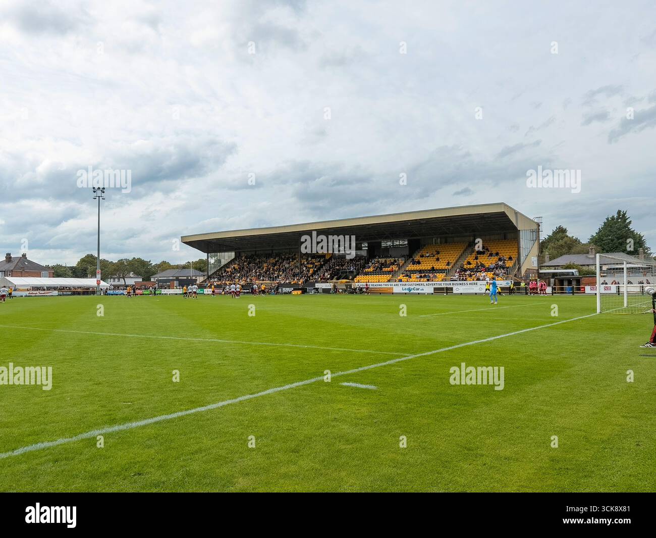Vista generale dello stadio di Haig Avenue. Sede del Southport FC. 6 agosto 2025 - Immagine stock catturata con smartphone