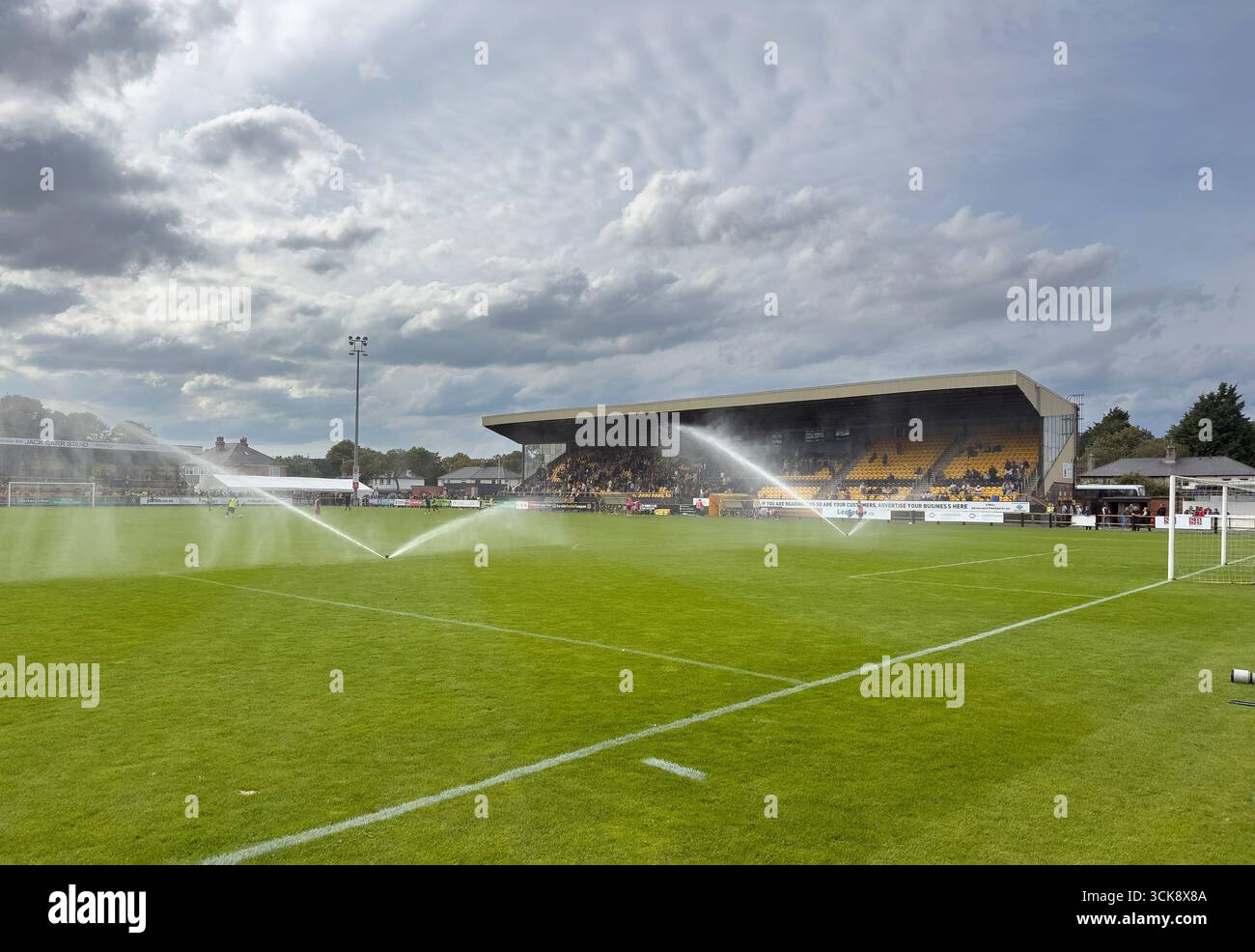 Vista generale dello stadio di Haig Avenue. Sede del Southport FC. 6 agosto 2025 - Immagine stock catturata con smartphone