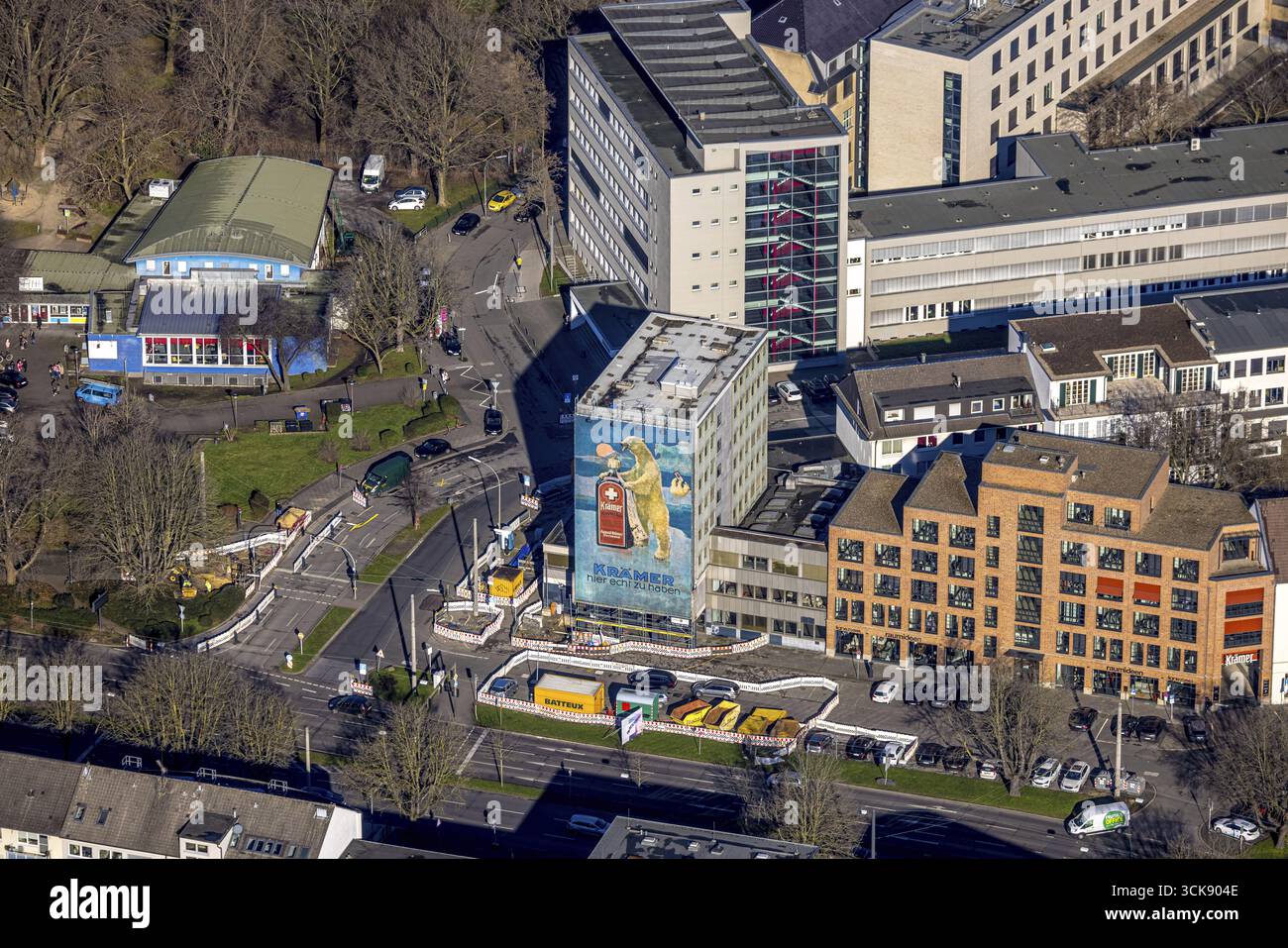 Veduta aerea, pubblicità murale Kraemer Likoer, Schwanenwall, Karl-Schiller-Berufskolleg, città, Dortmund, zona della Ruhr, Renania settentrionale-Vestfalia, Germa Foto Stock