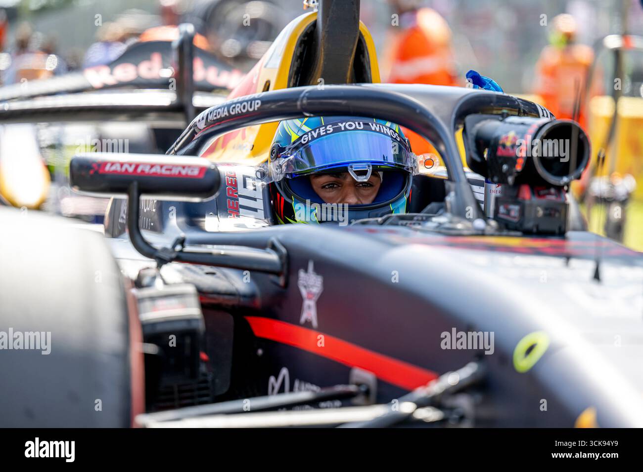 Monza, Italia, 6 settembre 2025, Arvid Lindblad, presente alle qualificazioni al Gran Premio d'Italia 2025, che si svolgono a Monza, Italia. Crediti: Michael Potts/Alamy Live News Foto Stock