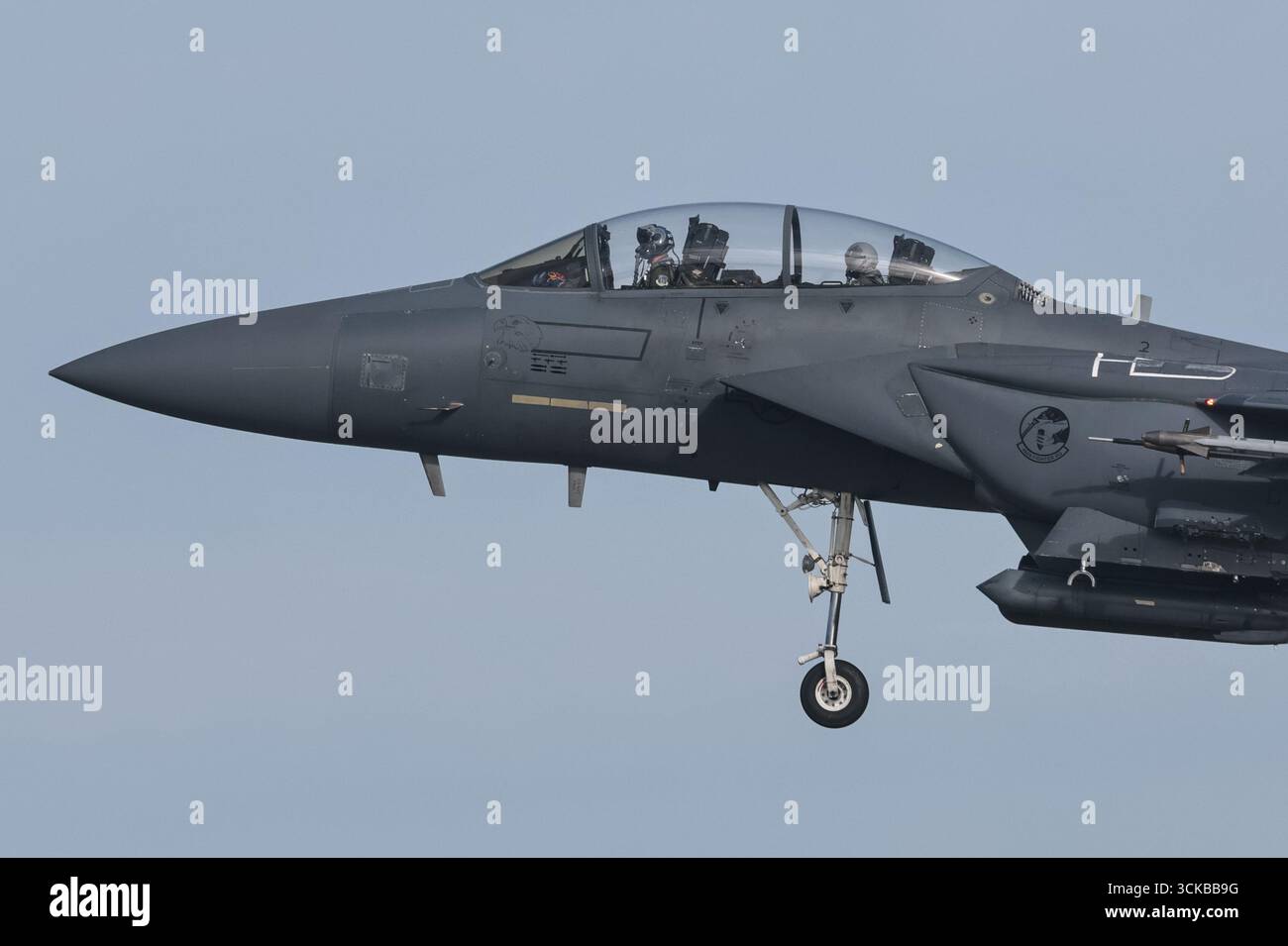 Gli F-15 Strike Eagles della United States Air Force atterrano a RAF Lakenheath per esercitazioni presso RAF Lakenheath, Regno Unito, 11 settembre 2025 (foto di Mark Cosgrove/News Images) Foto Stock