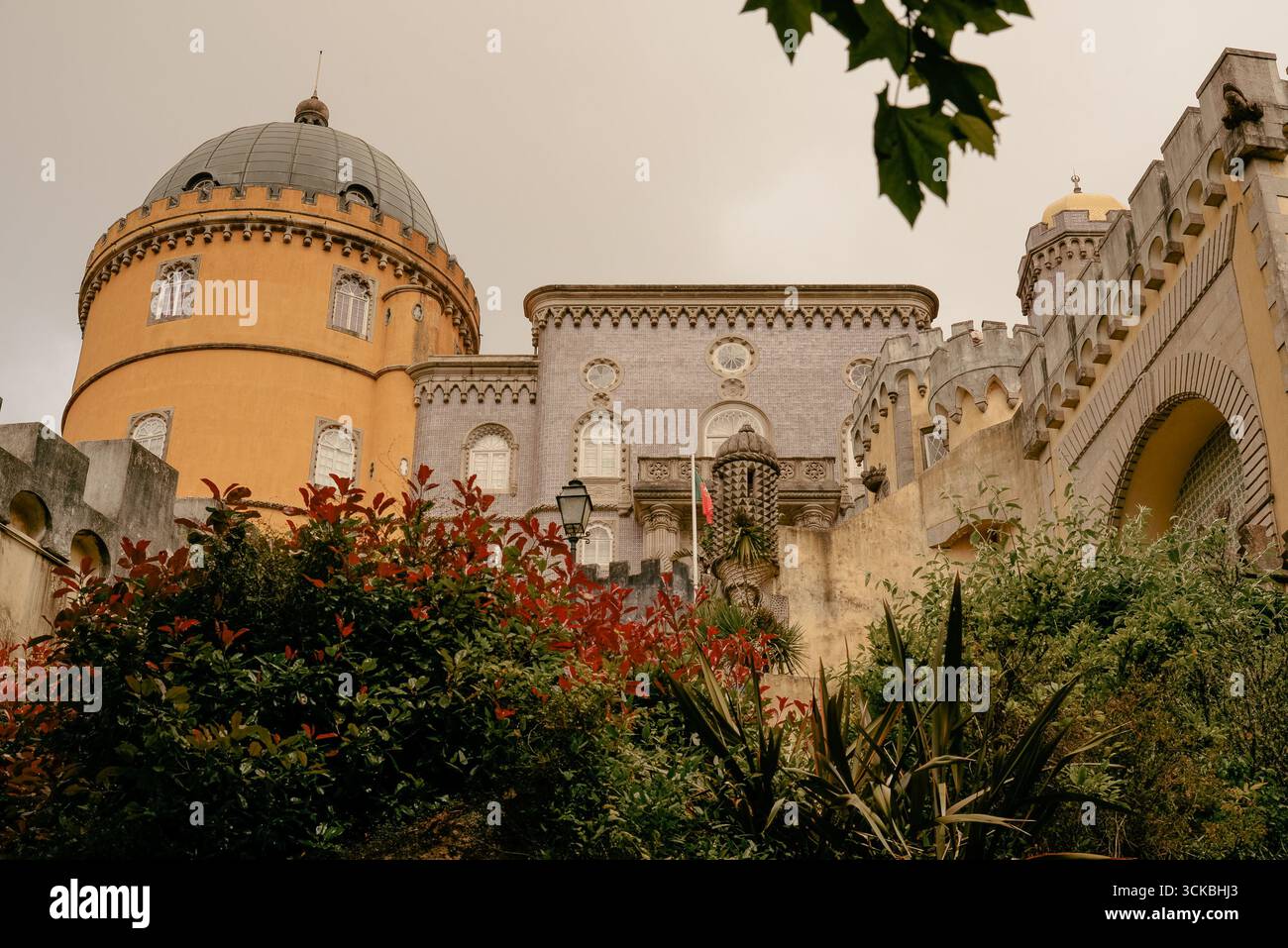 Mura del Palácio da pena e tetto a cupola, Sintra, Portogallo. Foto Stock