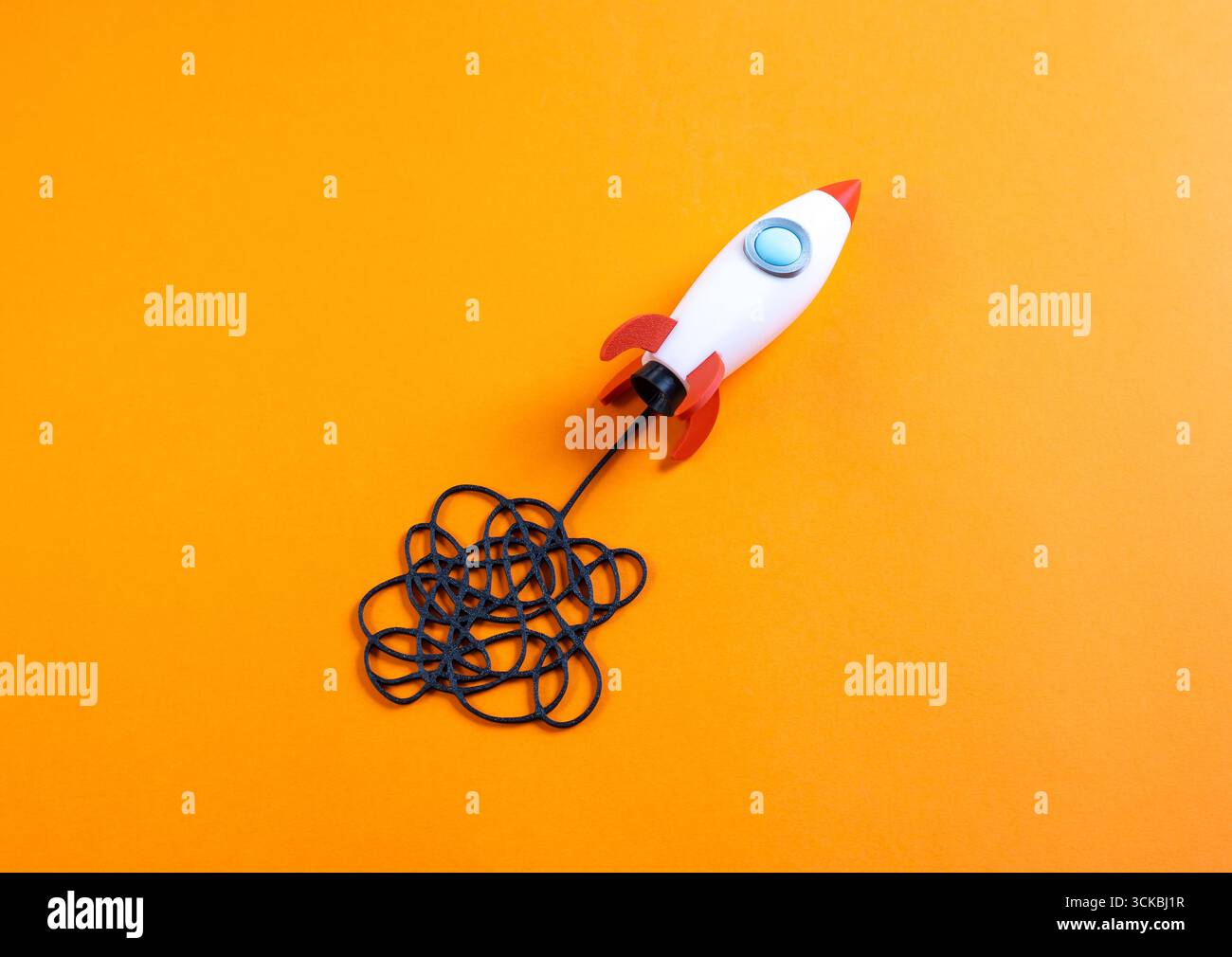 Risolvete un problema complesso con l'aiuto della tecnologia. Gli affari escono dal caos organizzativo. Superare le sfide e uscire dalla crisi, i digitale Foto Stock