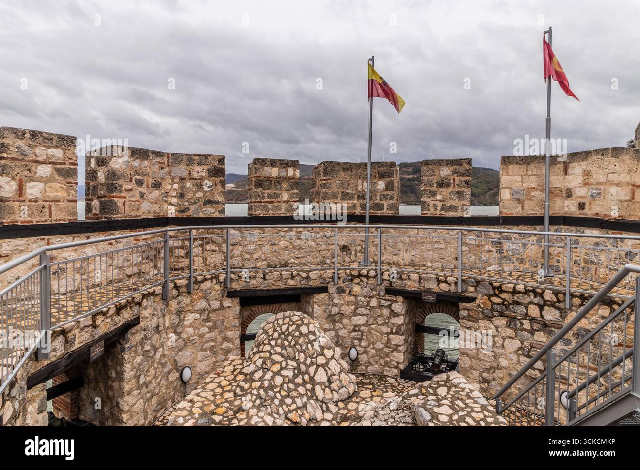 Bastioni della fortezza medievale di Golubac, Serbia Foto Stock
