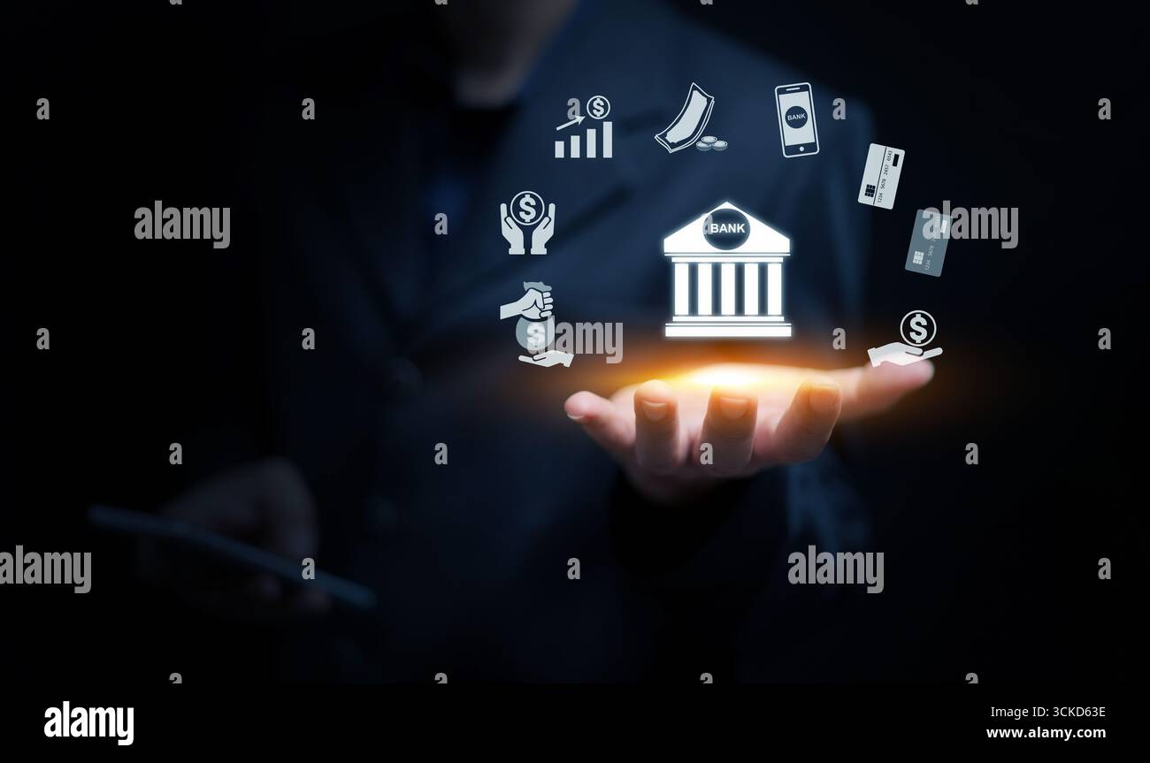 Concetto di digital banking con icone della finanza che fluttuano sopra la mano dell'uomo d'affari, mostrando gestione del denaro, fintech, risparmi, mobile banking, e assicuratevi Foto Stock