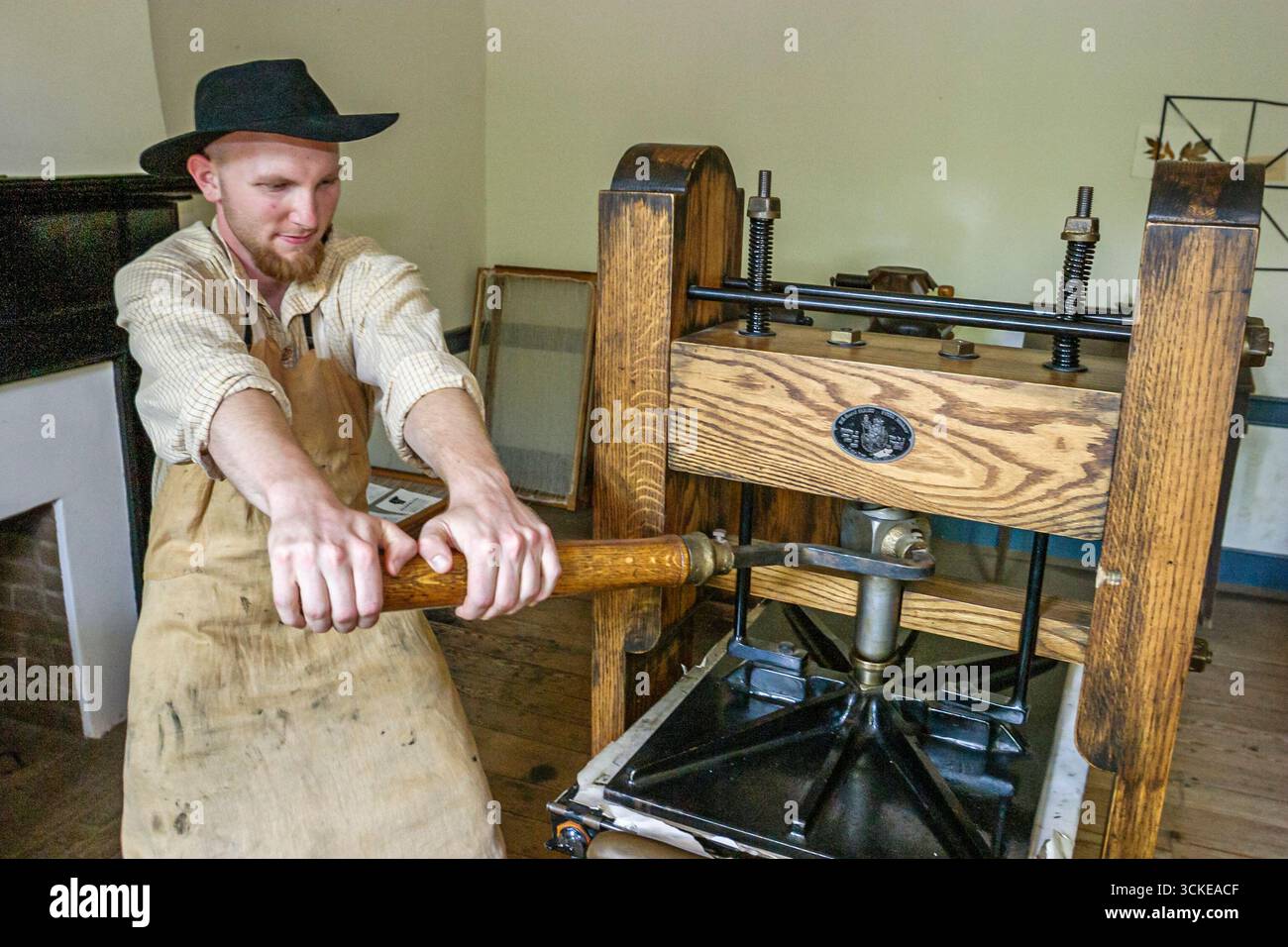 Huntsville Alabama, Alabama Constitution Village, storia locale, storica conservazione, rievocazione storica, costume periodo abbigliamento rivivere passato, uomo m Foto Stock