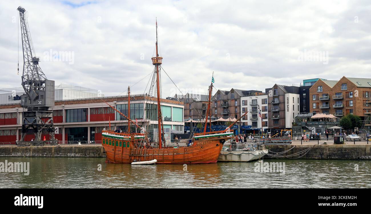 Il Matthew è una replica dell'originale veliero in legno utilizzato da John Cabot per attraversare l'Atlantico nel 1497. Bristol, Inghilterra, Regno Unito. Agosto 2025. Foto Stock