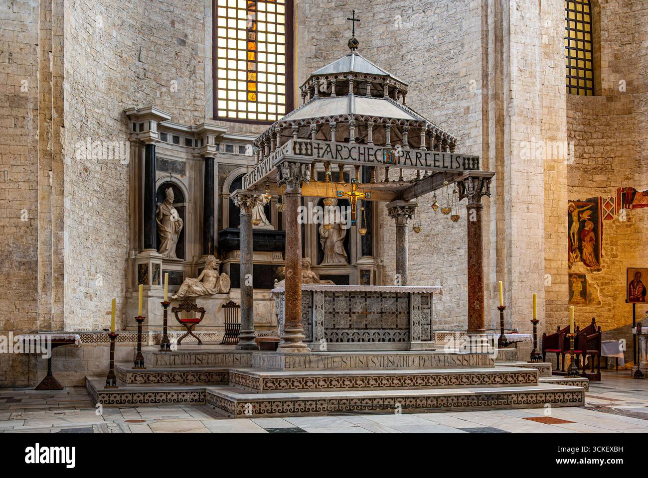 Ciborio della Basilica di San Nicola a Bari, Puglia Foto Stock