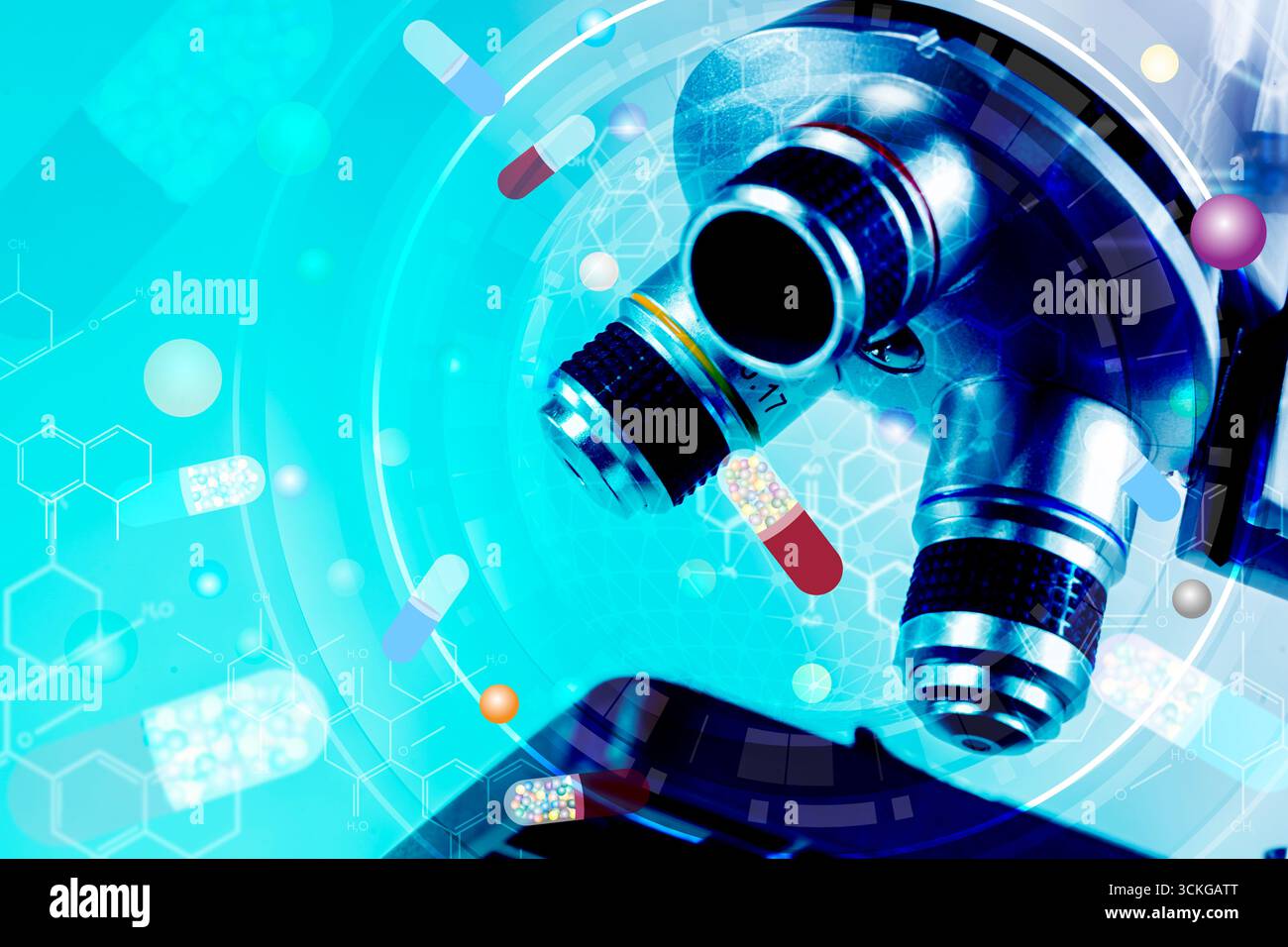 Lente per microscopio con illustrazione digitale di capsule, molecole e grafica chimica, simbolo della ricerca farmaceutica, dello sviluppo di farmaci, h Foto Stock
