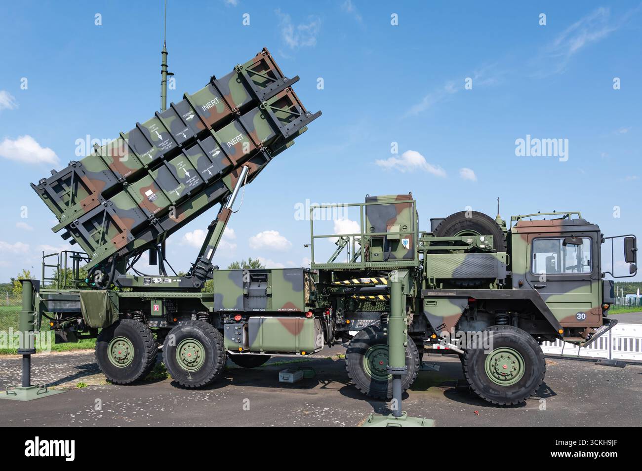 Il vettore vettore vettore lanciatore di un sistema missilistico superficie-aria MIM-104 Patriot. Possono essere lanciati quattro missili Patriot PAC-2 o sedici Patriot PAC-3 Foto Stock