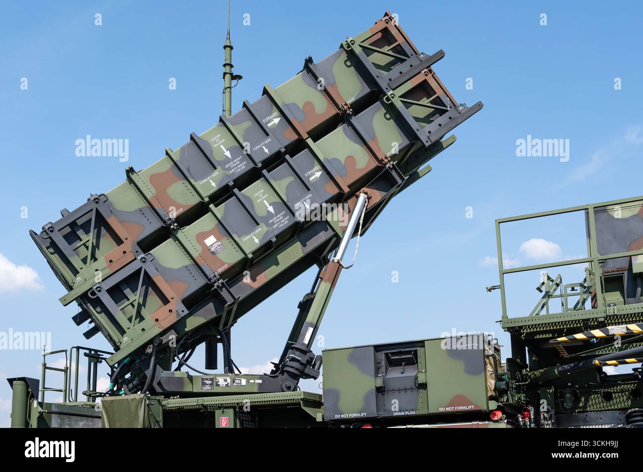 Il vettore vettore vettore lanciatore di un sistema missilistico superficie-aria MIM-104 Patriot. Possono essere lanciati quattro missili Patriot PAC-2 o sedici Patriot PAC-3 Foto Stock