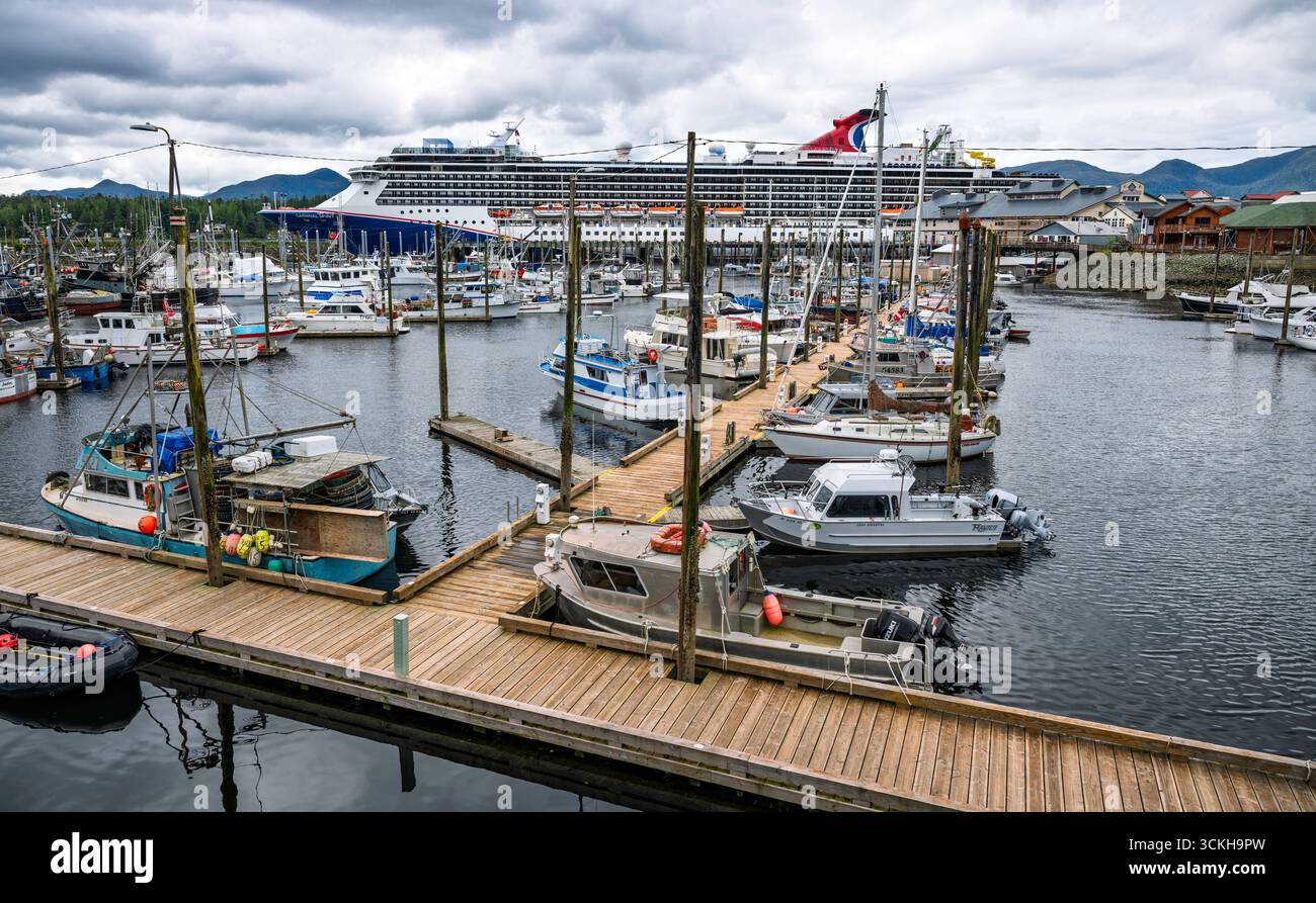 Carnival Cruise Lines nave "Carnival Spirit", ormeggiata al porto di Ketchikan, Alaska, USA. Foto Stock