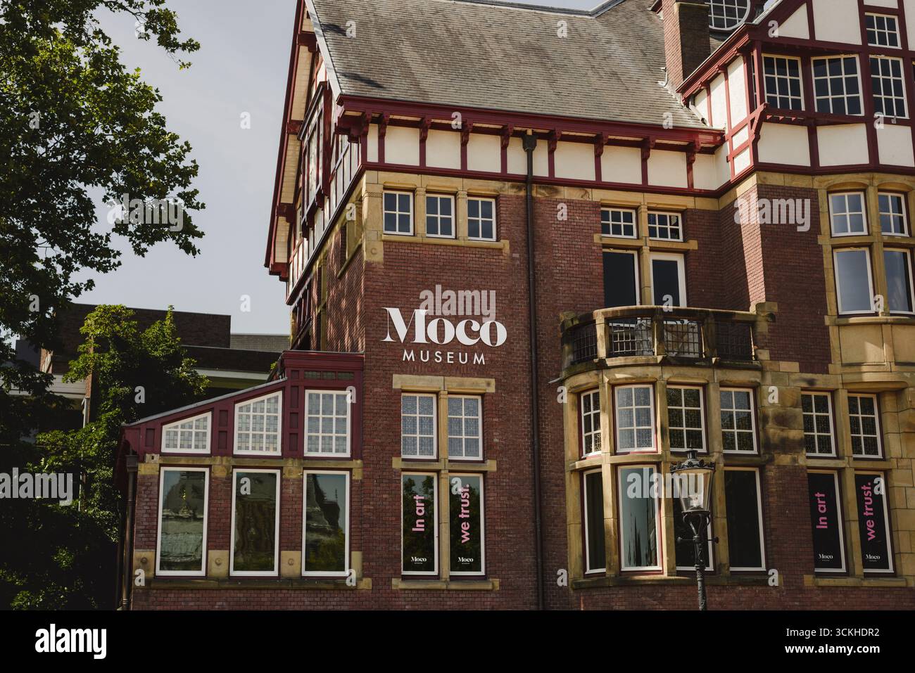 Esterno del Moco Museum Amsterdam, galleria d'arte moderna Foto Stock