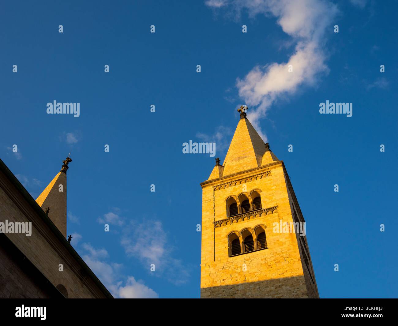 Torre, Basilica di San Giorgio, Castello di Praga, Praga, Cechia. Foto Stock