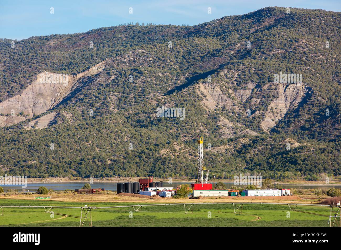 Perforazione di petrolio e gas in Colorado Foto Stock