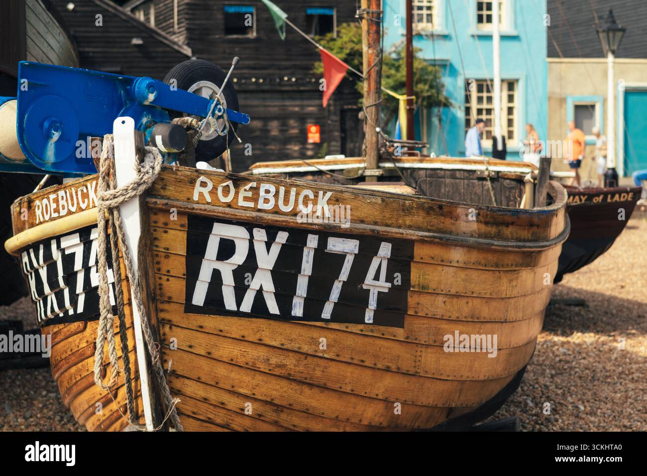 La barca dei pescatori si chiama Roebuck a Hastings Foto Stock