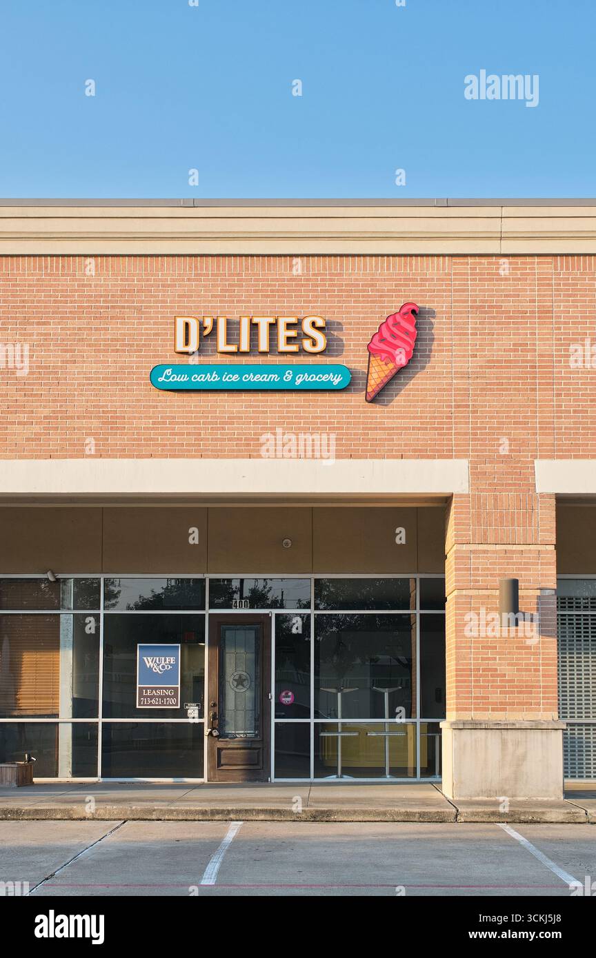 Cypress, Texas USA 08-24-2025: Negozio di gelateria D'Lites a basso contenuto di carboidrati. Foto Stock