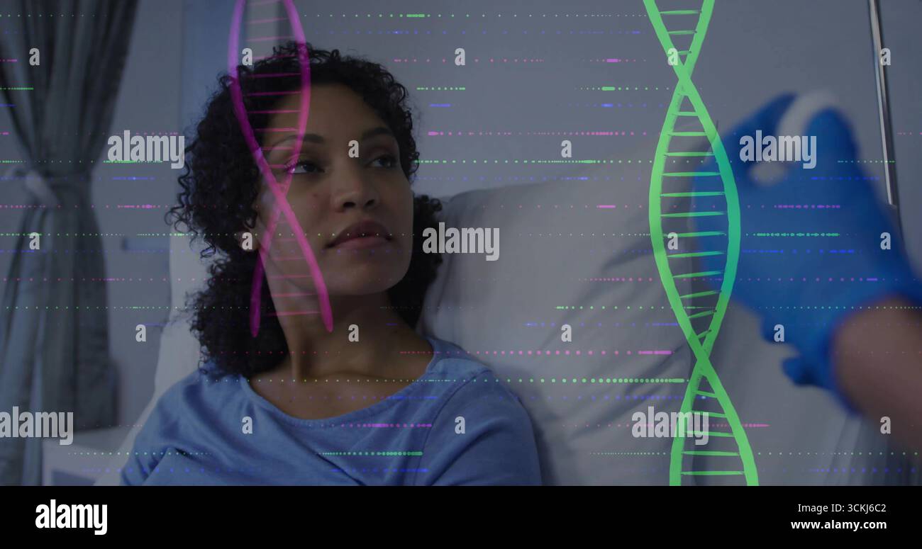 Paziente reclinabile che indossa un abito che guarda verso il guanto al letto dell'ospedale, con grafica dell'elica del DNA Foto Stock