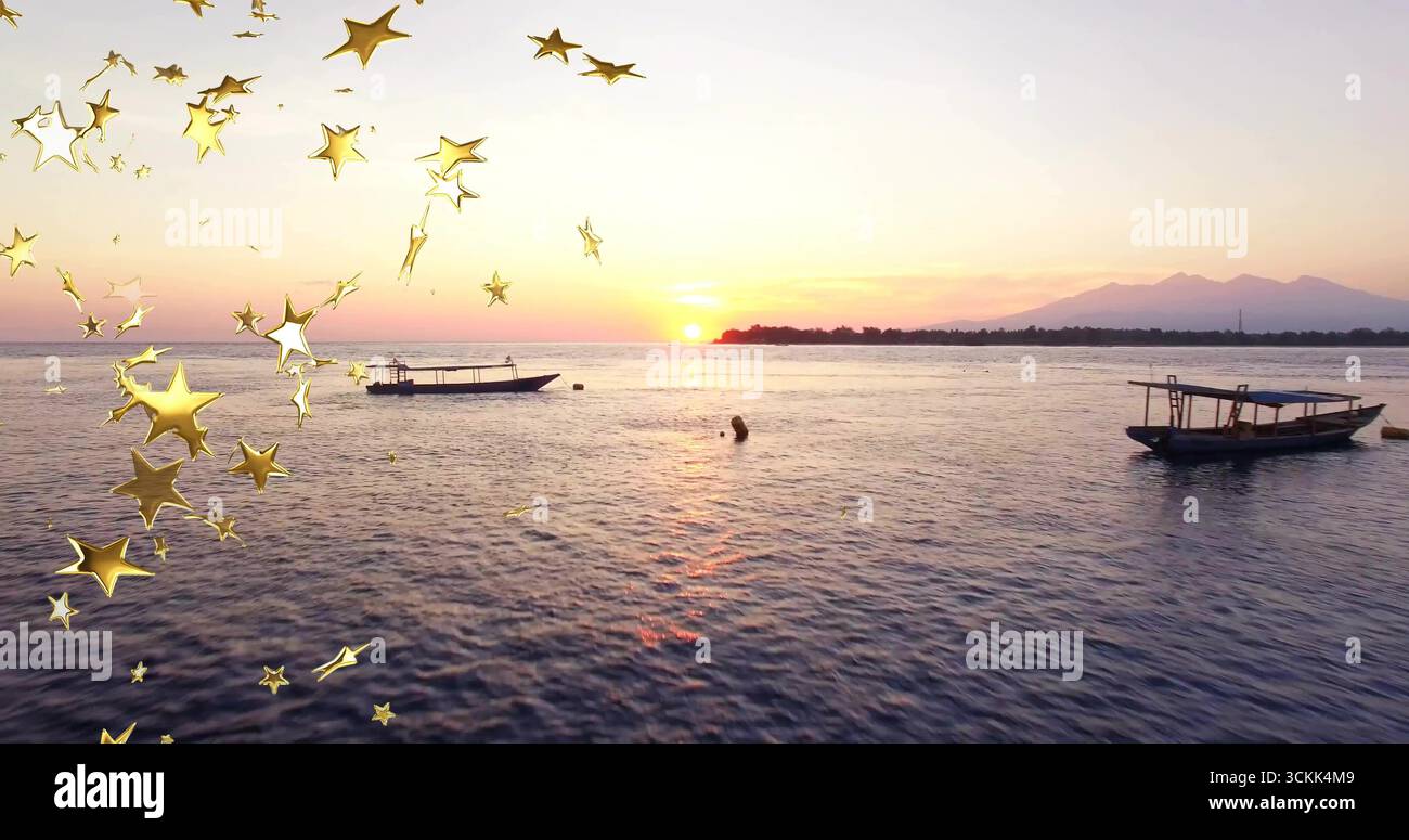 Alla deriva di una barca di legno con baldacchino sull'oceano calmo al tramonto, con boa segnaletica e stelle dorate Foto Stock