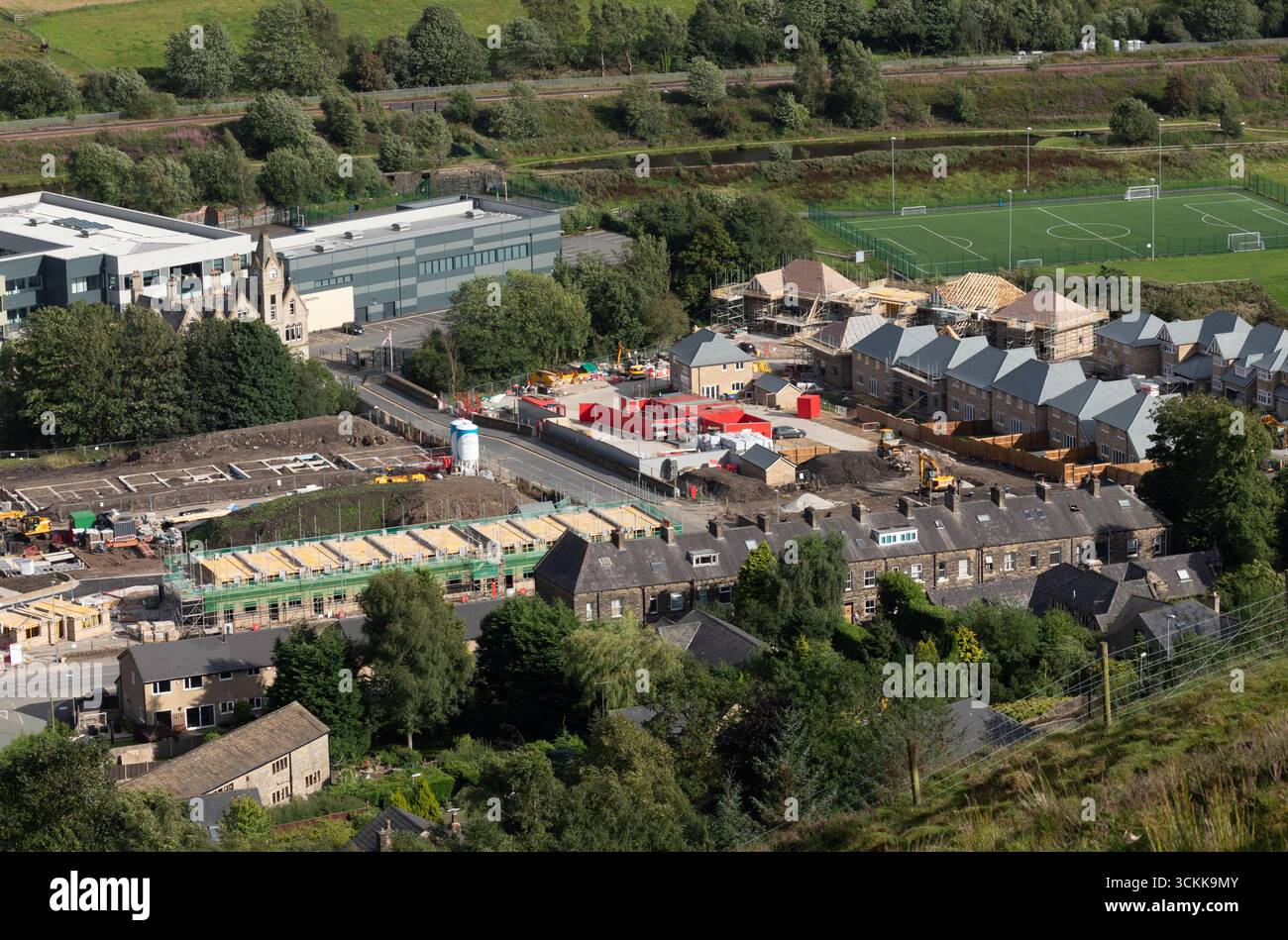 Case costruite da Redrow sul Broadstone Manor Development, Diggle, Saddleworth, Oldham, Regno Unito Foto Stock
