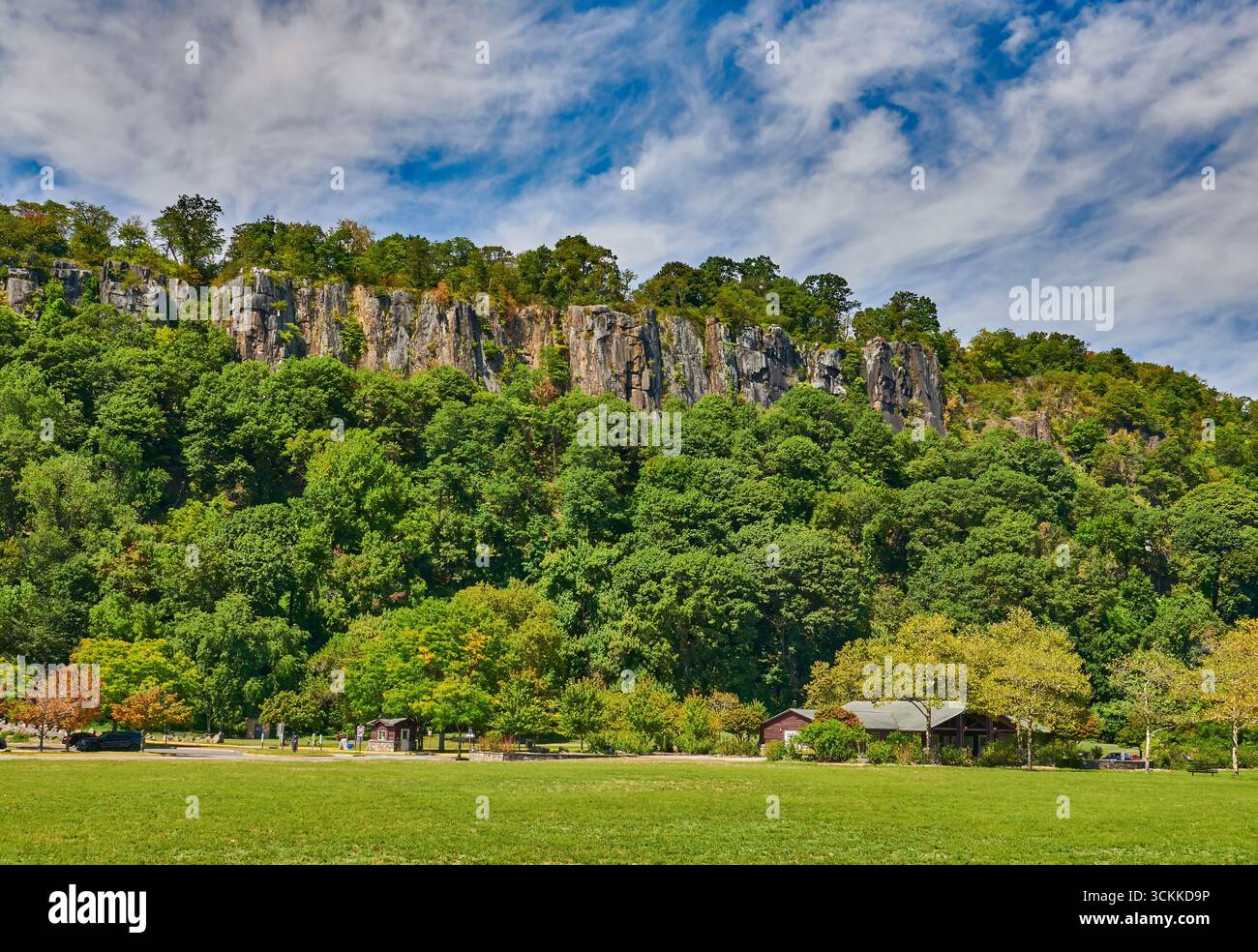 Ross Dock picnic area è una grande area picnic panoramica sul lungofiume appena a nord del George Washington Bridge a Fort Lee, NJ. Con le Palisade Cliffs. Foto Stock