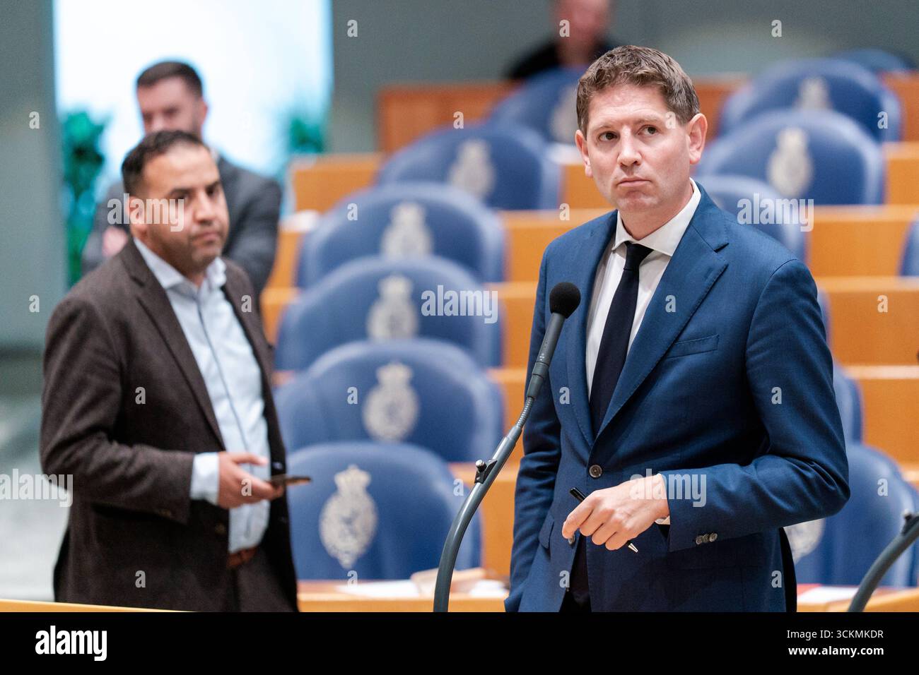 2025-09-11 Dutch Tweede Kamer Plenary Debate DEN HAAG, PAESI BASSI - 11 SETTEMBRE: Jan Paternotte D66 durante il dibattito Plenario al Tweede Kamer l'11 settembre 2025 a Den Haag, Paesi Bassi Den Haag Tweede Kamer Paesi Bassi contenuto non disponibile per la ridistribuzione nei Paesi Bassi direttamente o indirettamente tramite terzi. Copyright: XJohnxBeckmannx Foto Stock
