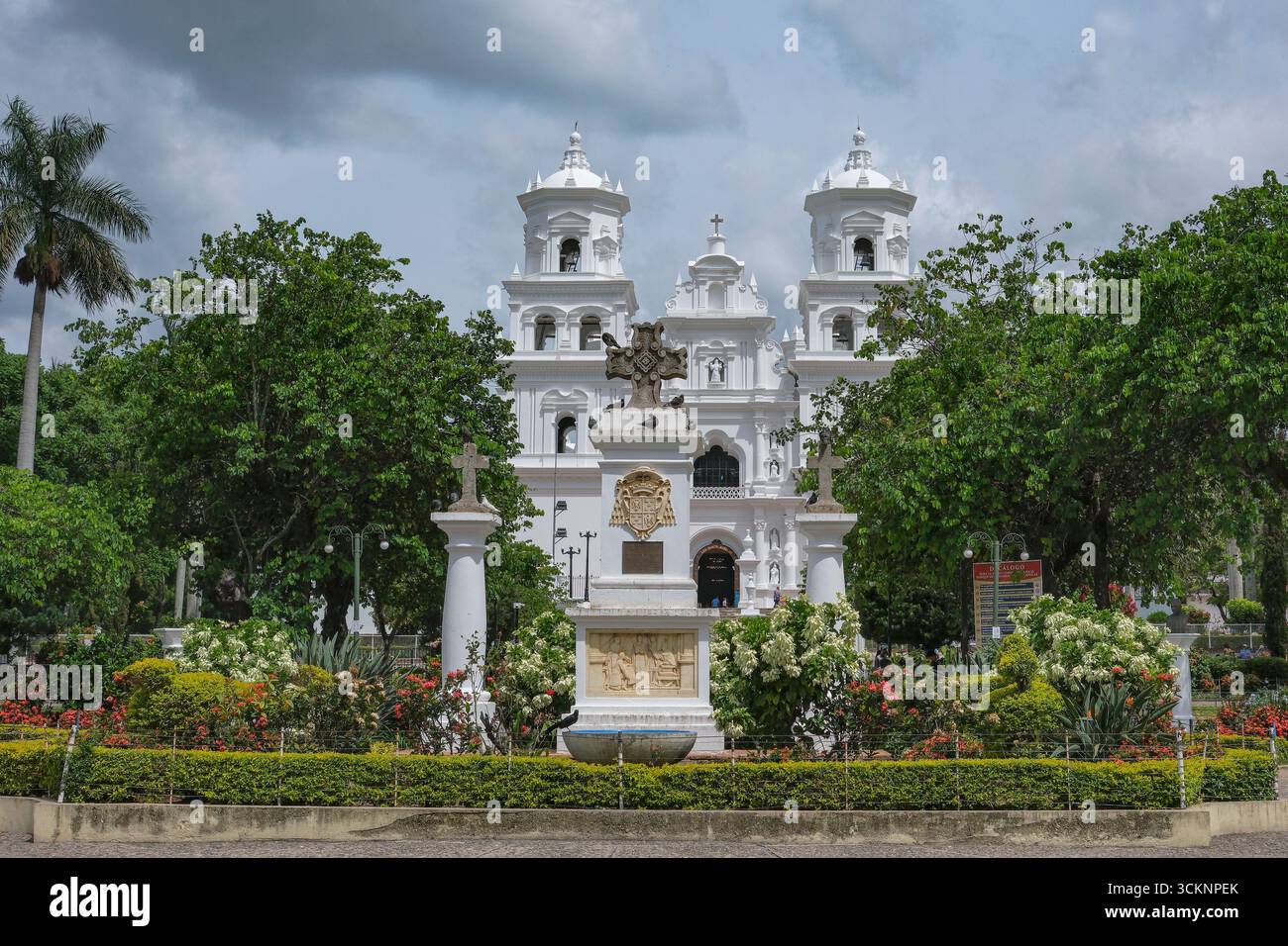 Esquipulas, Guatemala - 22 giugno 2025: La Basilica di Esquipulas o Basilica Cattedrale del Cristo Nero di Esquipulas in Guatemala. Foto Stock