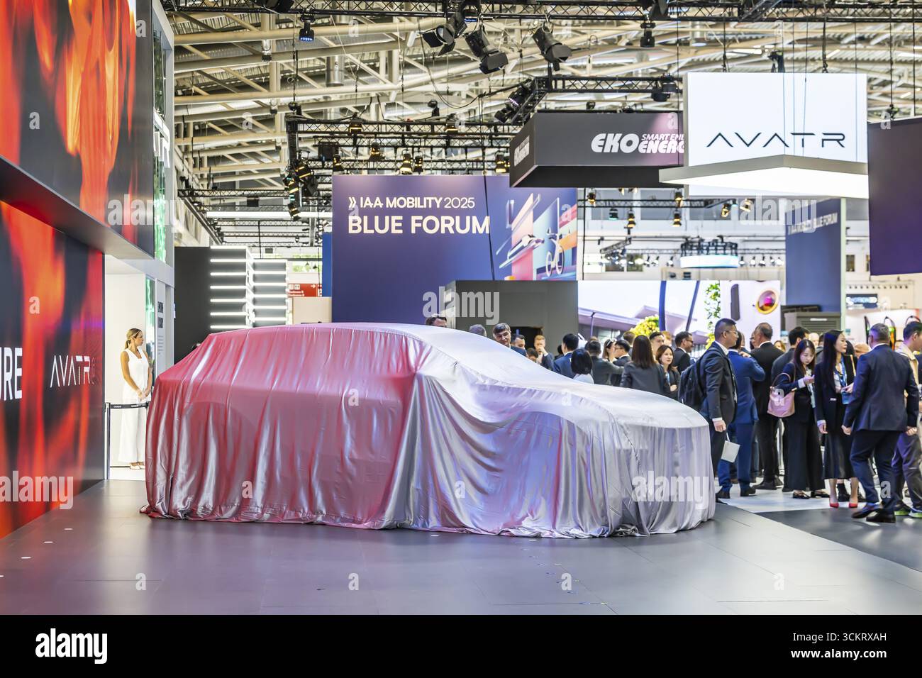 Stand espositivo del produttore cinese Changan. Il marchio Avatr si colloca nel segmento premium e trae vantaggio dal supporto tecnologico Foto Stock