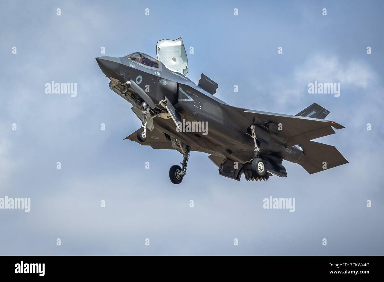 Royal Air Force - Lockheed Martin F-35B Lightning II, aviotrasportato al Royal International Air Tattoo 2025. Foto Stock