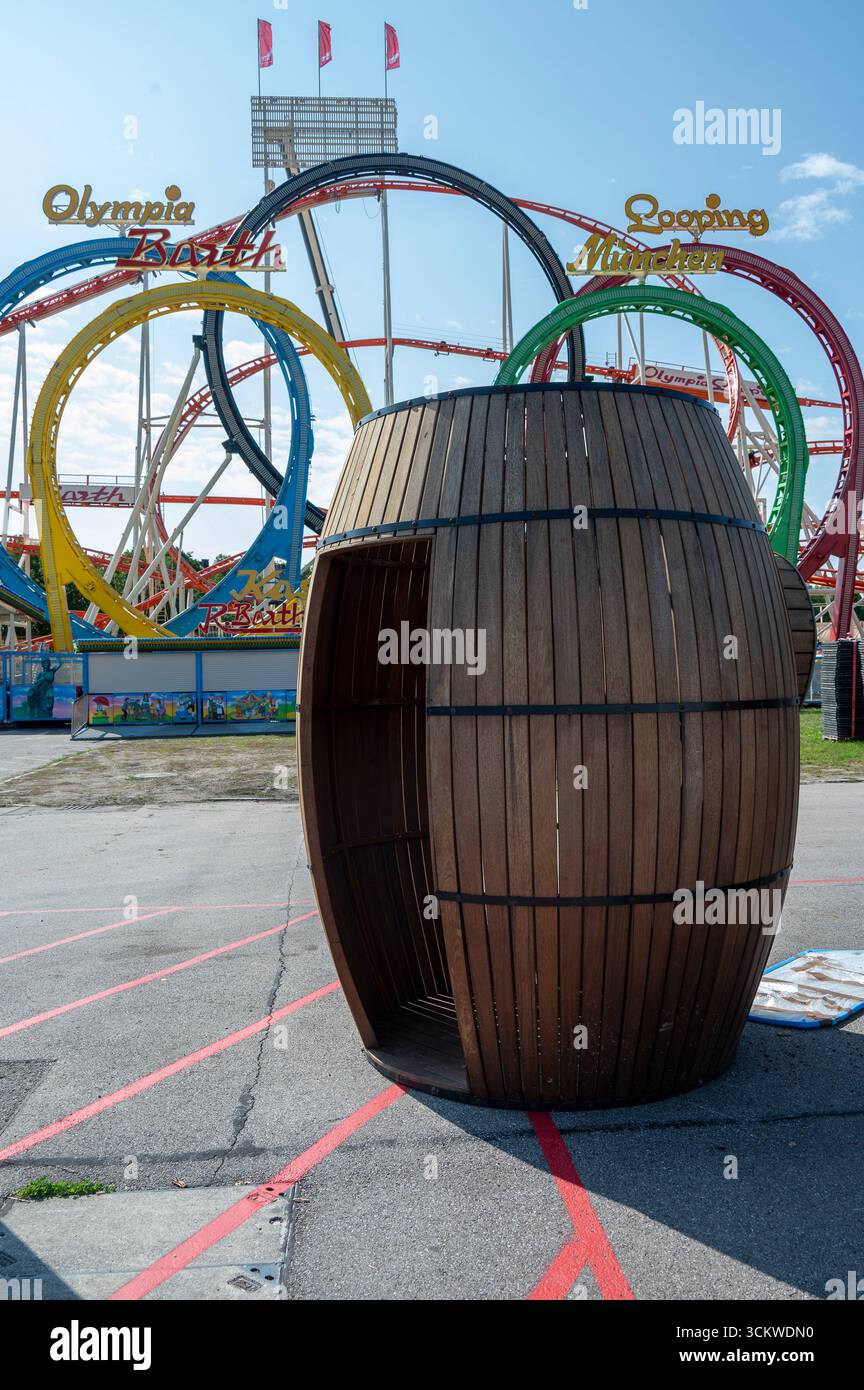 Muenchen, Aufbau zum 190. Muenchner Oktoberfest Endspurt, *** Monaco di Baviera, allestito per lo spurt finale dell'Oktoberfest di Monaco del 190, Foto Stock