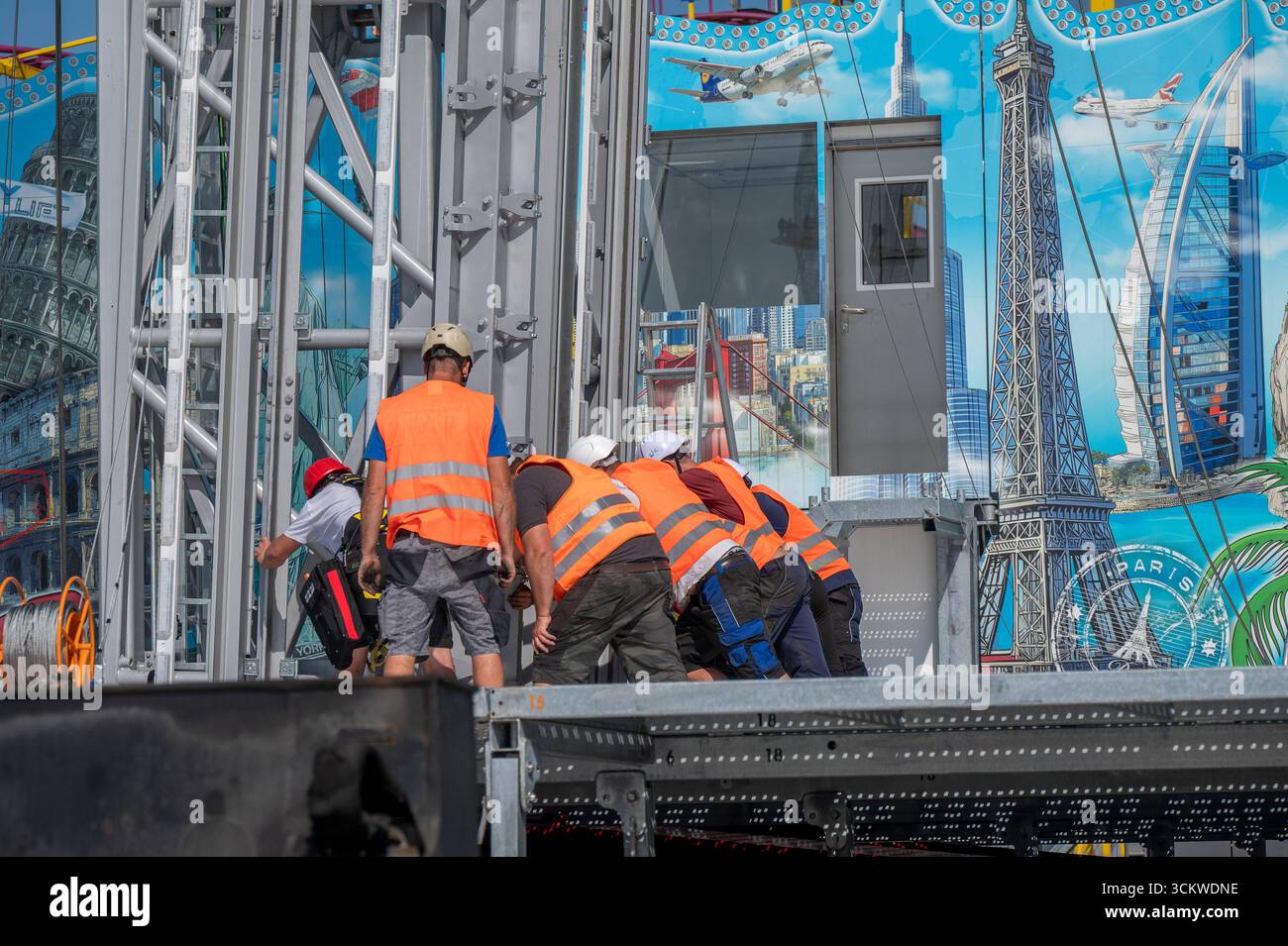 Muenchen, Aufbau zum 190. Muenchner Oktoberfest Endspurt, Sky Lift *** Monaco di Baviera, allestito per lo spurt finale dell'Oktoberfest 190 di Monaco, Sky Lift Foto Stock