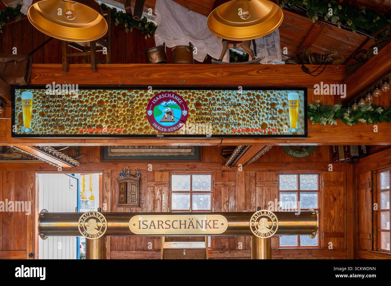 Muenchen, Aufbau zum 190. Muenchner Oktoberfest Endspurt, Die neue Isarschaenke *** Monaco di Baviera, costruzione per la finale dell'Oktoberfest di Monaco del 190, il nuovo Isarschaenke Foto Stock