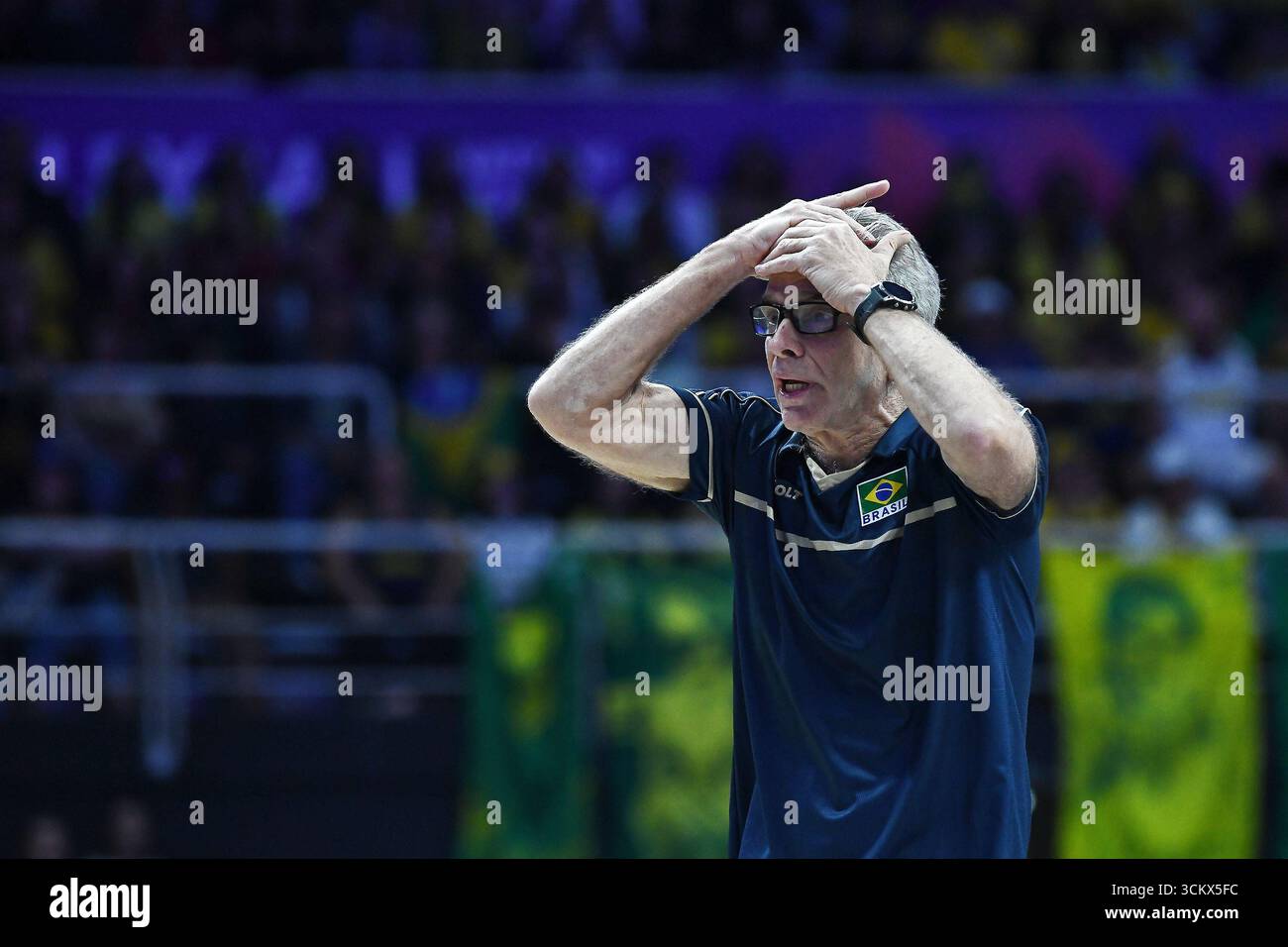 Rio de Janeiro, Brasile, 14 giugno 2025. Allenatore Bernardinho, durante la partita tra Ucraina e Brasile, per la Lega delle Nazioni di pallavolo maschile, al Foto Stock
